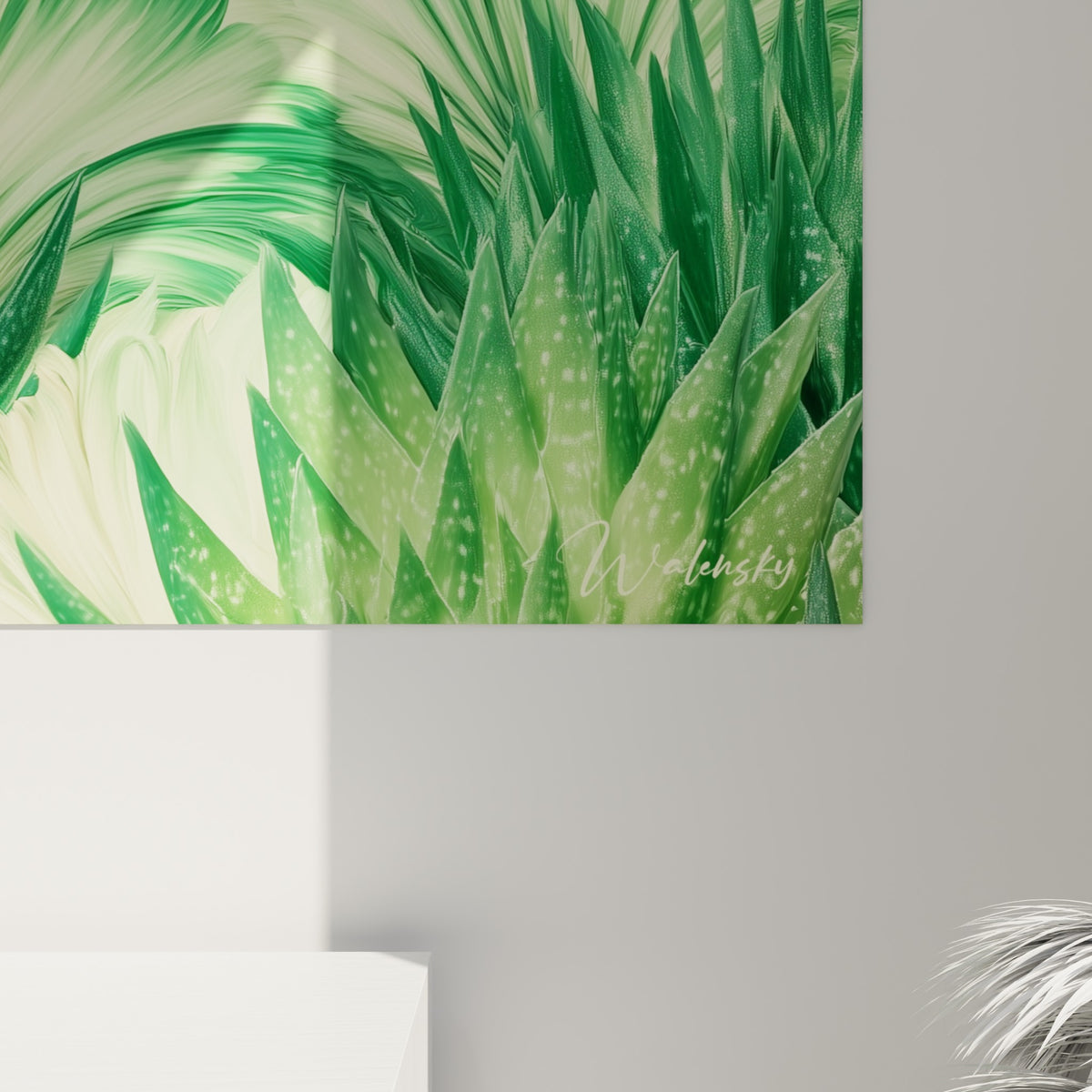 Grain rapproché des feuilles d'aloe vera où le vert foncé et le crème se fondent en coulures douces