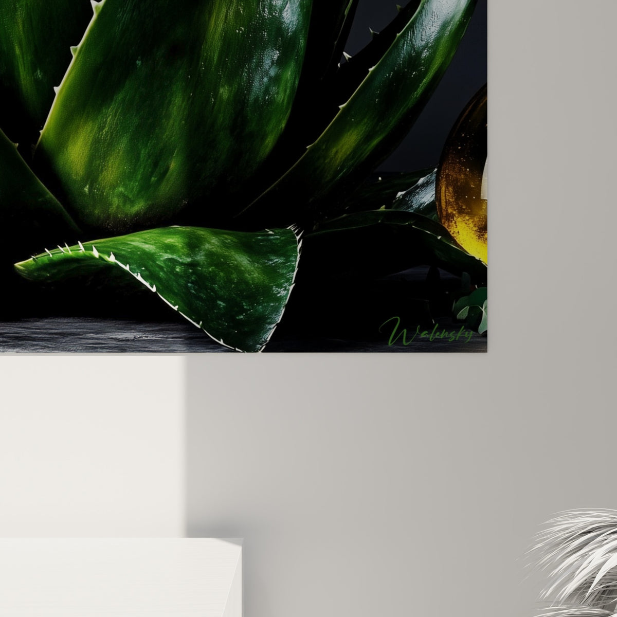 Détail des feuilles d'Aloe vera montrant la matière brillante, veines vertes et reflets dorés sur l'impression