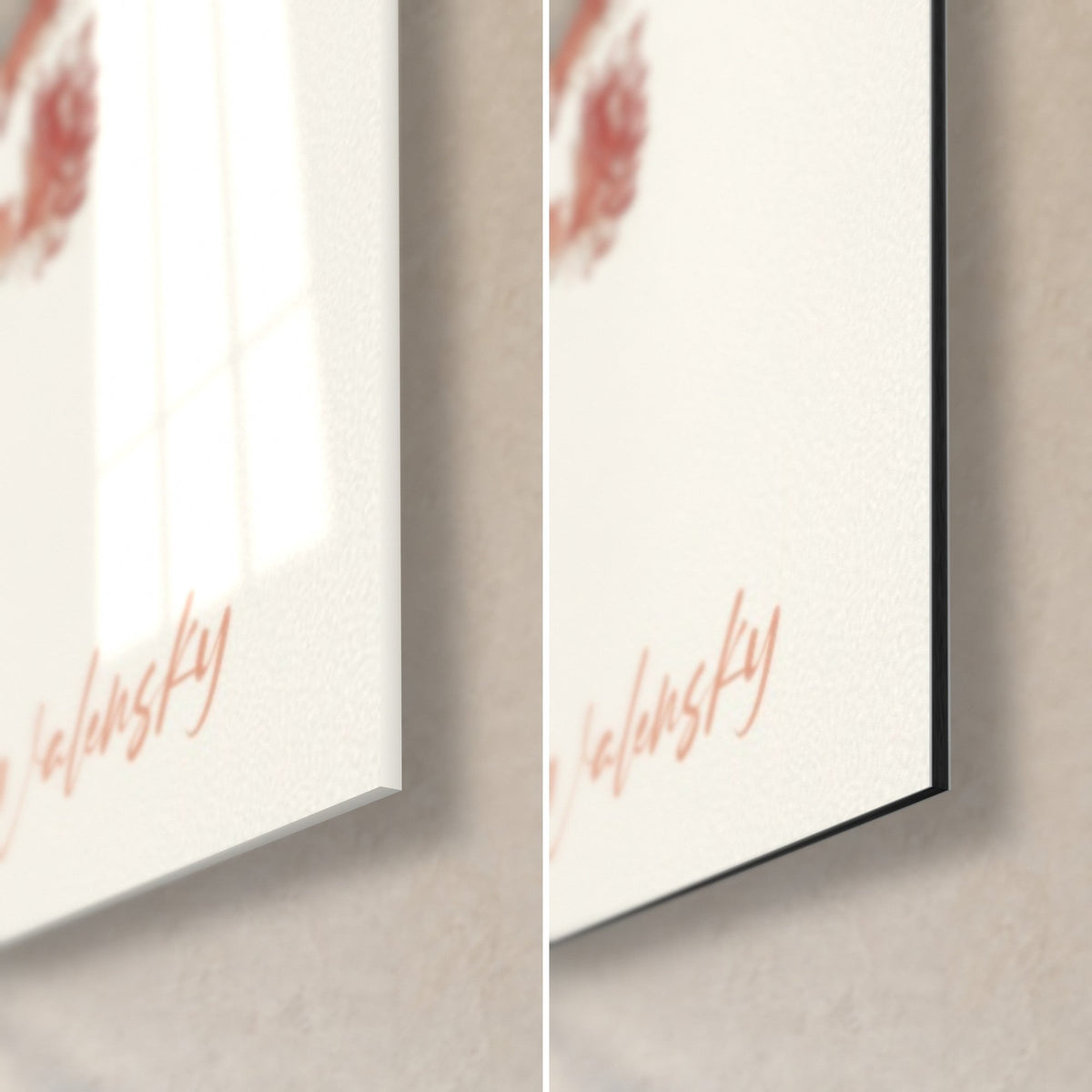 Wall art of an alpaca in coral and cream, bottom right corner: glossy acrylic glass on the left, matte black Dibond aluminium on the right