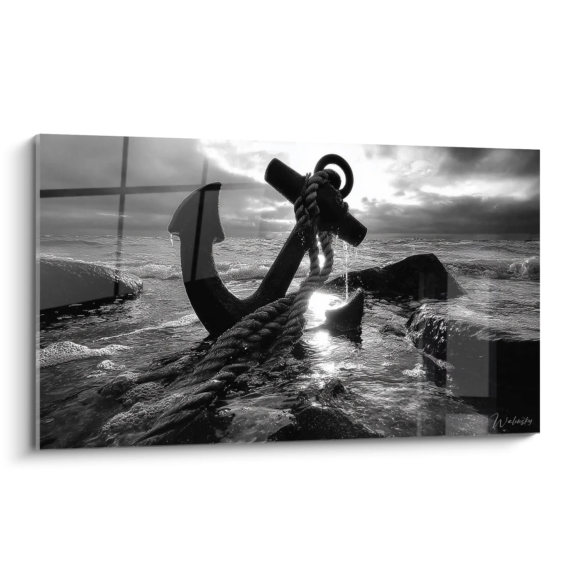 Tableau ancre marine noir et blanc sur rochers avec vagues et ciel dramatique