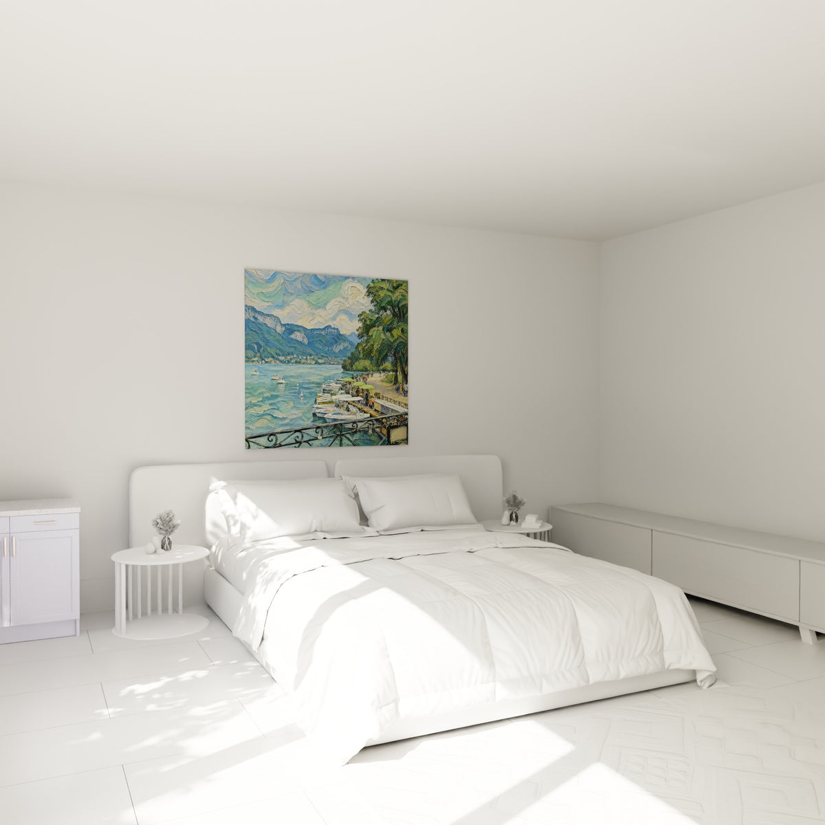 Promenade du lac d'Annecy aux teintes turquoise et vertes, accrochée au-dessus d'un lit dans une chambre claire