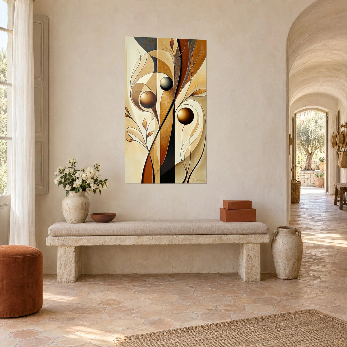 Tableau abstrait aux feuillages filiformes, bandes caramel, noir et ivoire, boules bronzées, vu de trois-quarts dans un mas provençal