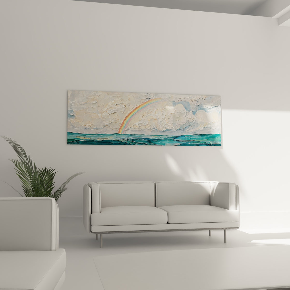 Courbe colorée pastel entre ciel blanc et mer bleu-vert, disposée au-dessus d'un canapé dans un salon lumineux