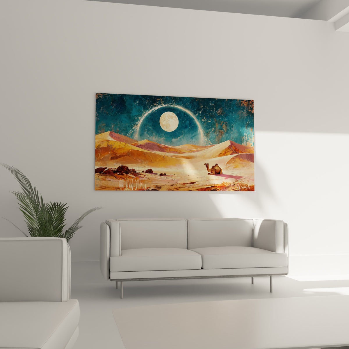 Lune blanche cerclée de lumière au-dessus d'un désert terracotta, au-dessus d'un canapé dans un salon lumineux