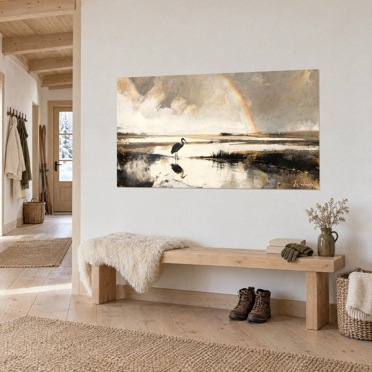 Tableau échassier sombre aux pattes fines et reflet dans l'eau laiteuse, touches ocre et noires, sur un mur blanc d'entrée chalet