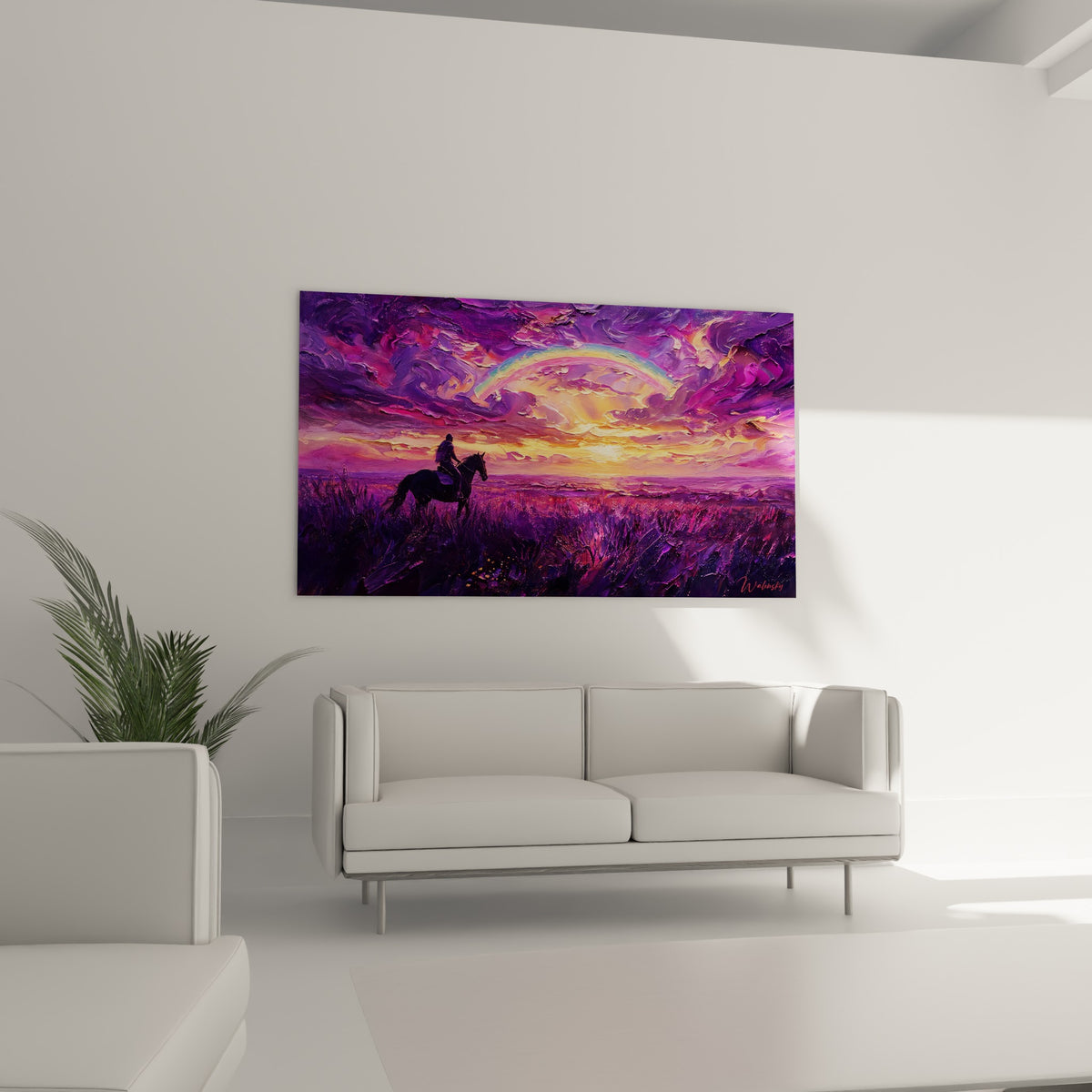 Silhouette équestre dans une prairie violette et lumière ambrée, disposée au-dessus d'un canapé dans un salon lumineux