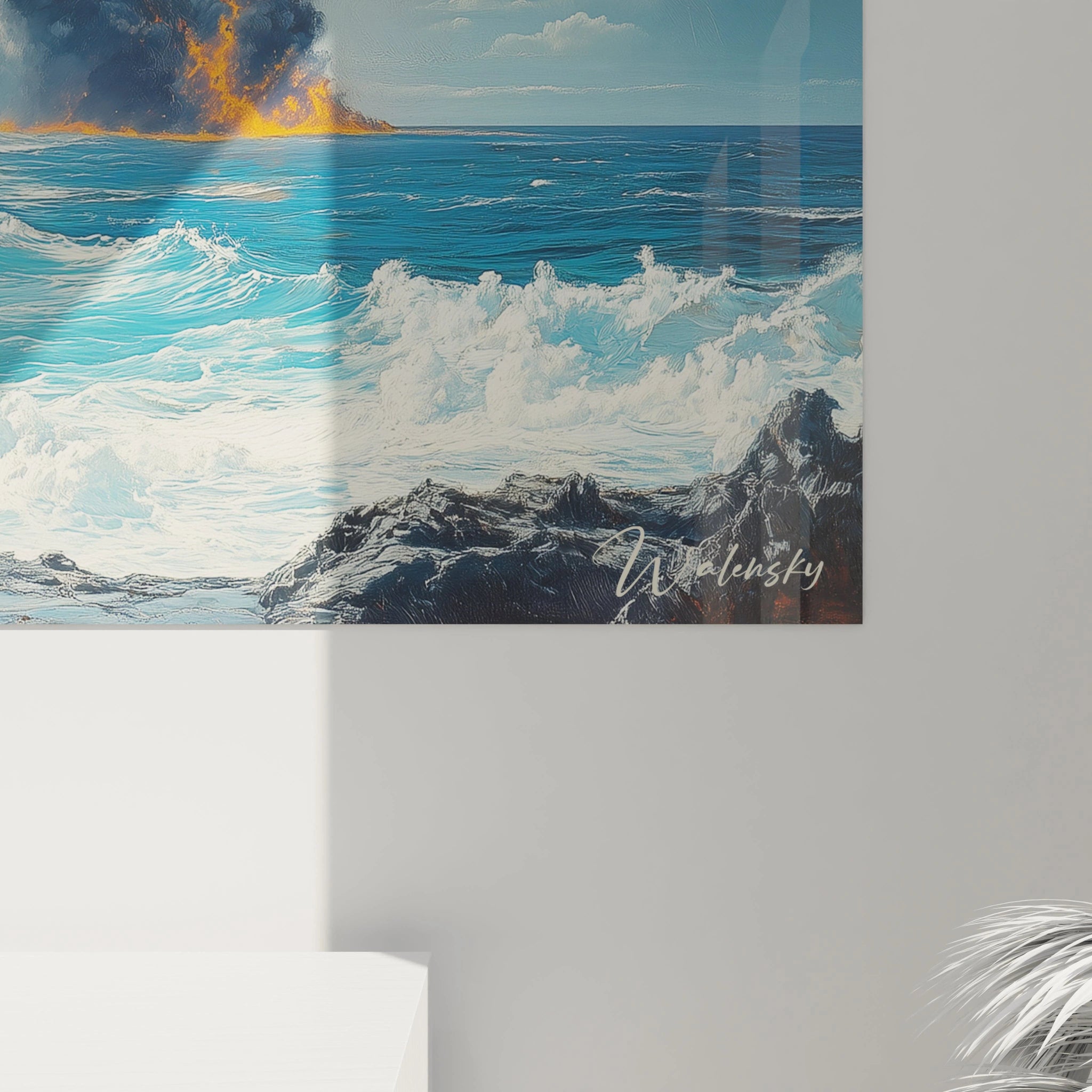 Un tableau mer volcanique présentant un paysage marin dominé par des roches noires et un océan bleu turquoise en mouvement. L'œuvre dépeint une éruption de lave au loin et d'imposants nuages blancs volumétriques, créant une atmosphère à la fois dramatique et sereine.
