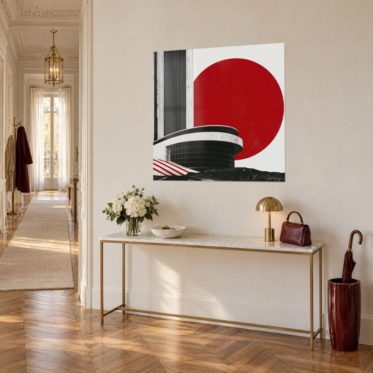 Quadro Grattacielo brutalista su sfondo di sole scarlatto, cemento bianco e nero, appeso sopra una console dorata