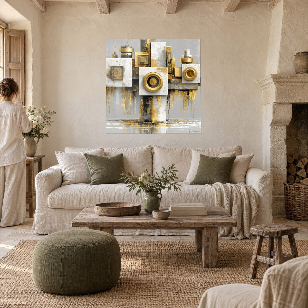 Schilderij grijze en witte blokken met gouden cirkels, gouden druipsporen op parelmoeren achtergrond, boven een bank in een lichte woonkamer