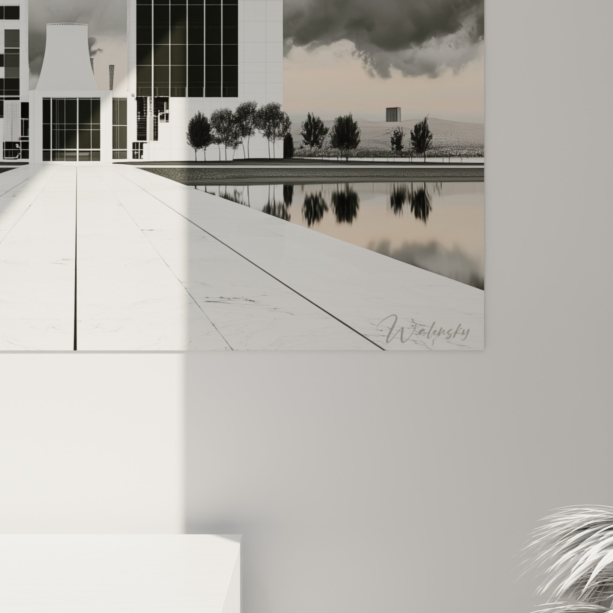 Détail des façades anthracite et blanches montrant le grain de l'impression et les reflets du ciel nuageux