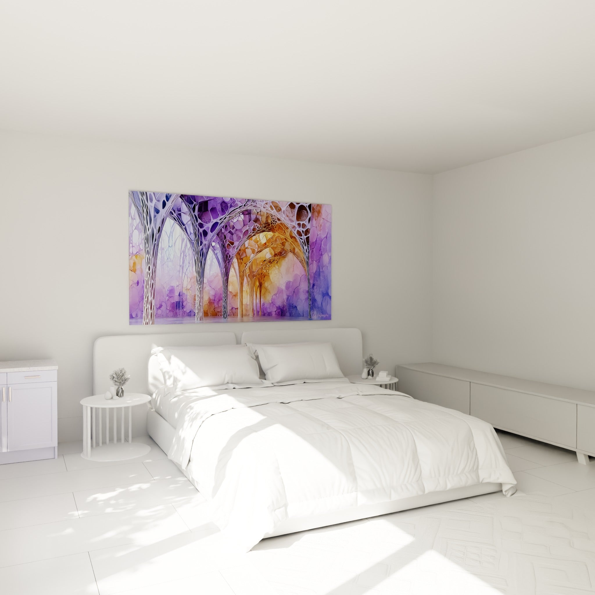 Nef abstraite violette et ambrée aux arches fibrées, accrochée au-dessus d'un lit dans une chambre claire