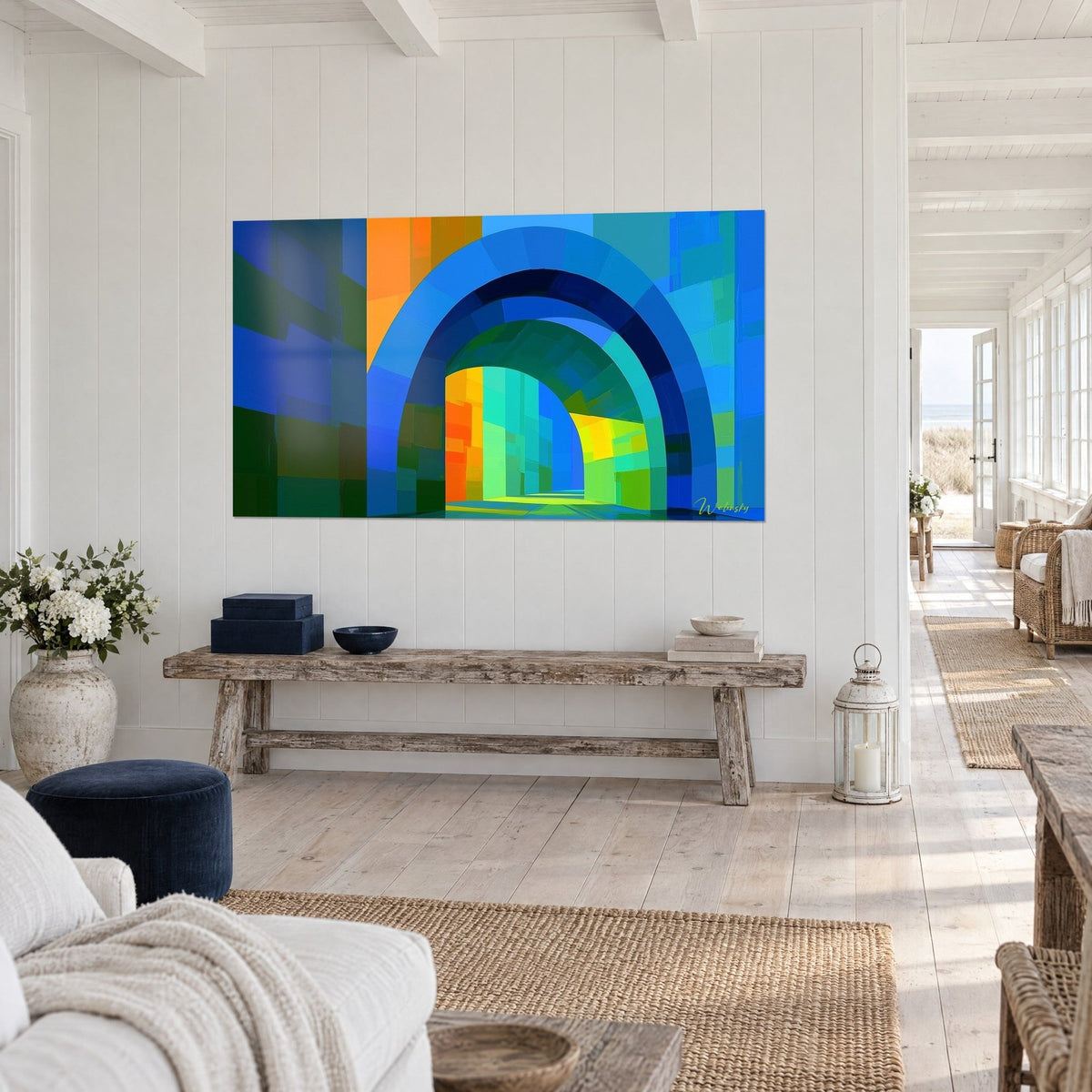Tableau tunnel d'arcades en aplats cubistes bleu nuit et jaune acidulé, accroché au-dessus d'une console, maison de bord de mer