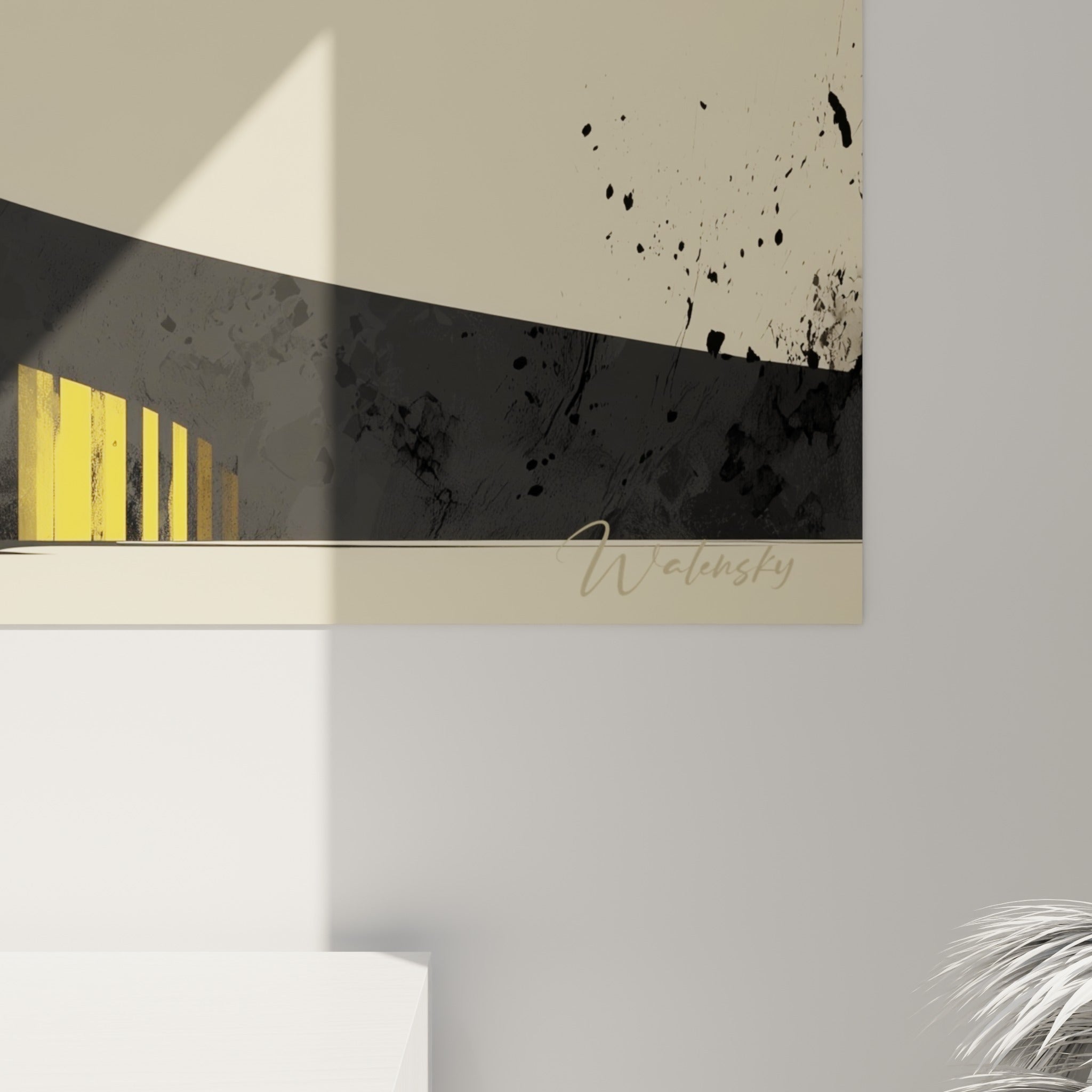 Matière picturale visible sur ce tableau architecture, coulures jaune moutarde et grain noir anthracite en gros plan