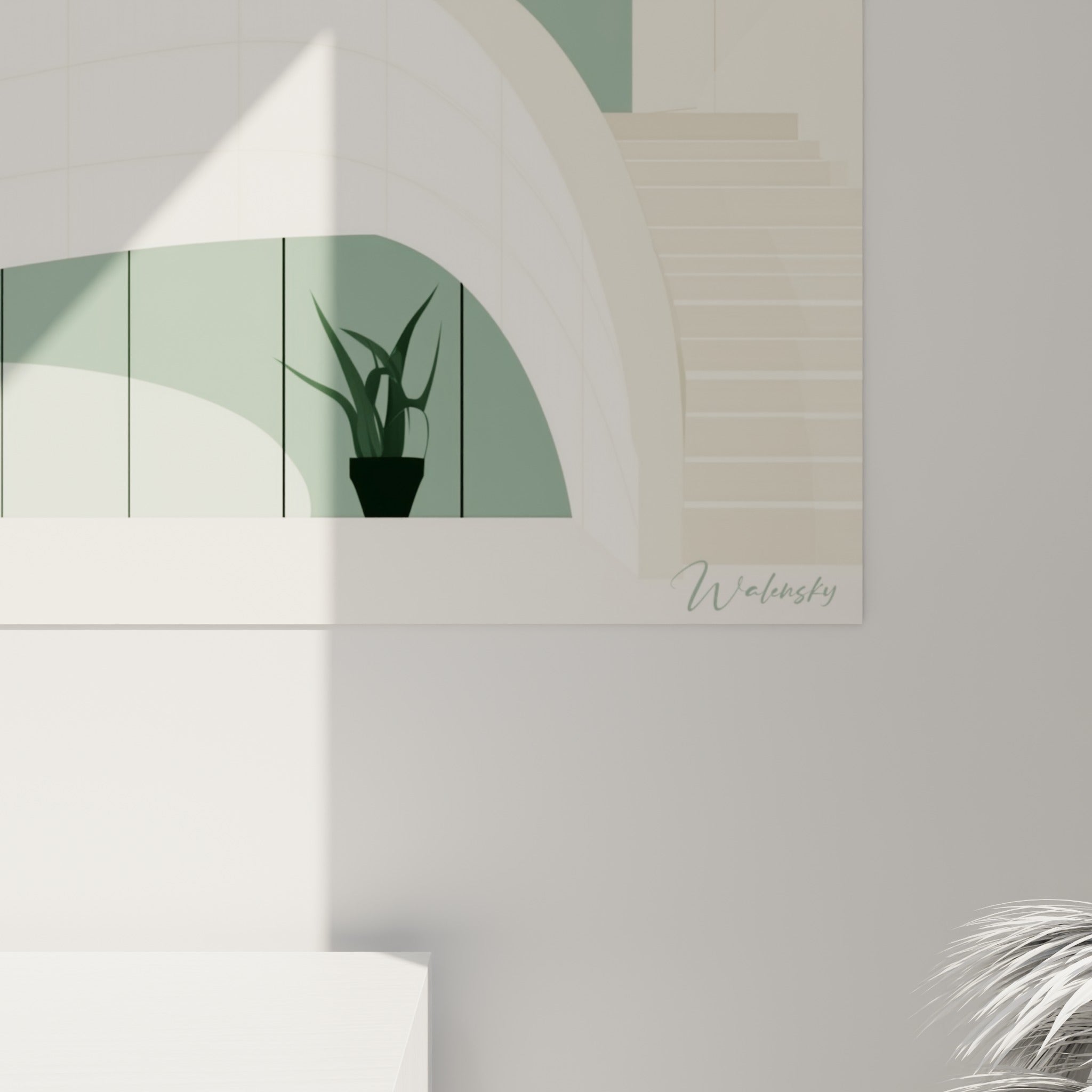 Grain lisse des courbes crème et reflets vert sauge sur les vitrages, détail de matière proche de l'œuvre accrochée
