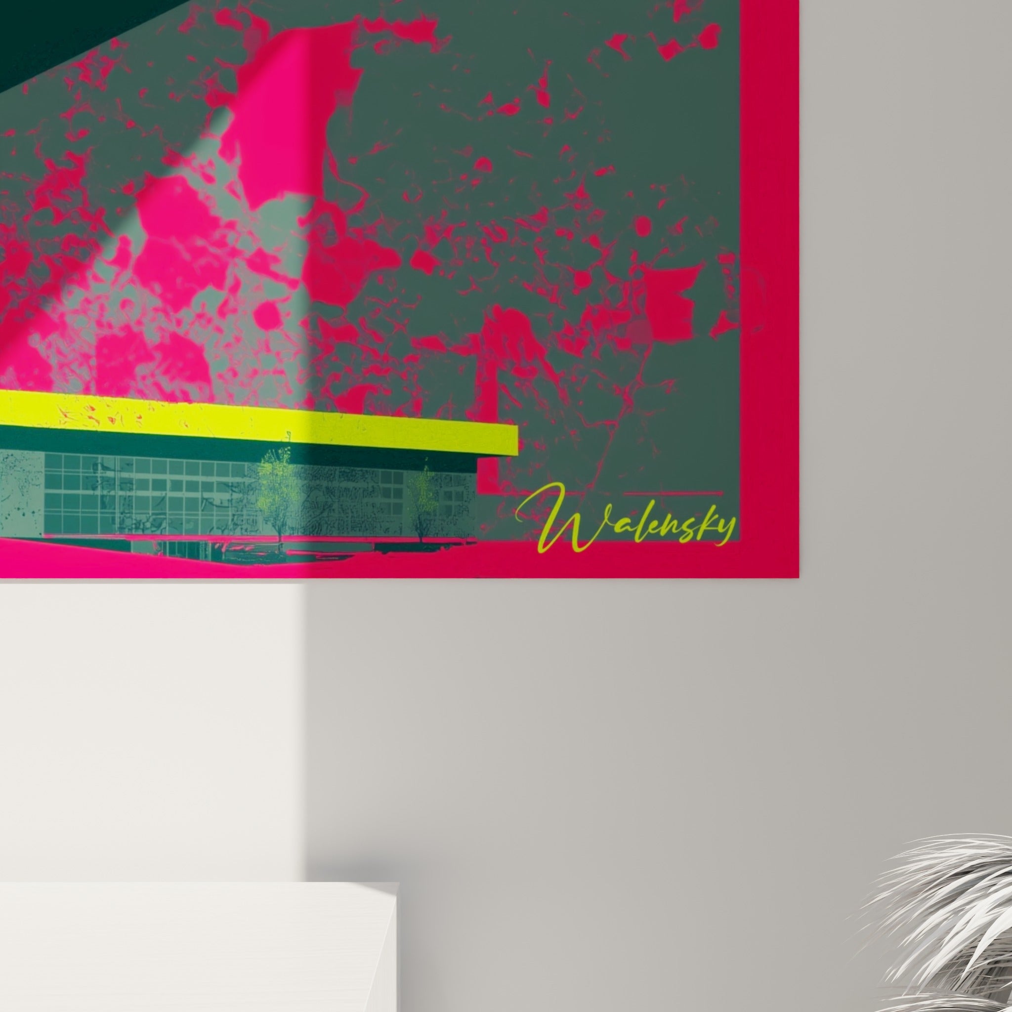 Éclaboussures de rose fluo et jaune fluorescent sur la surface texturée de l'impression architecturale