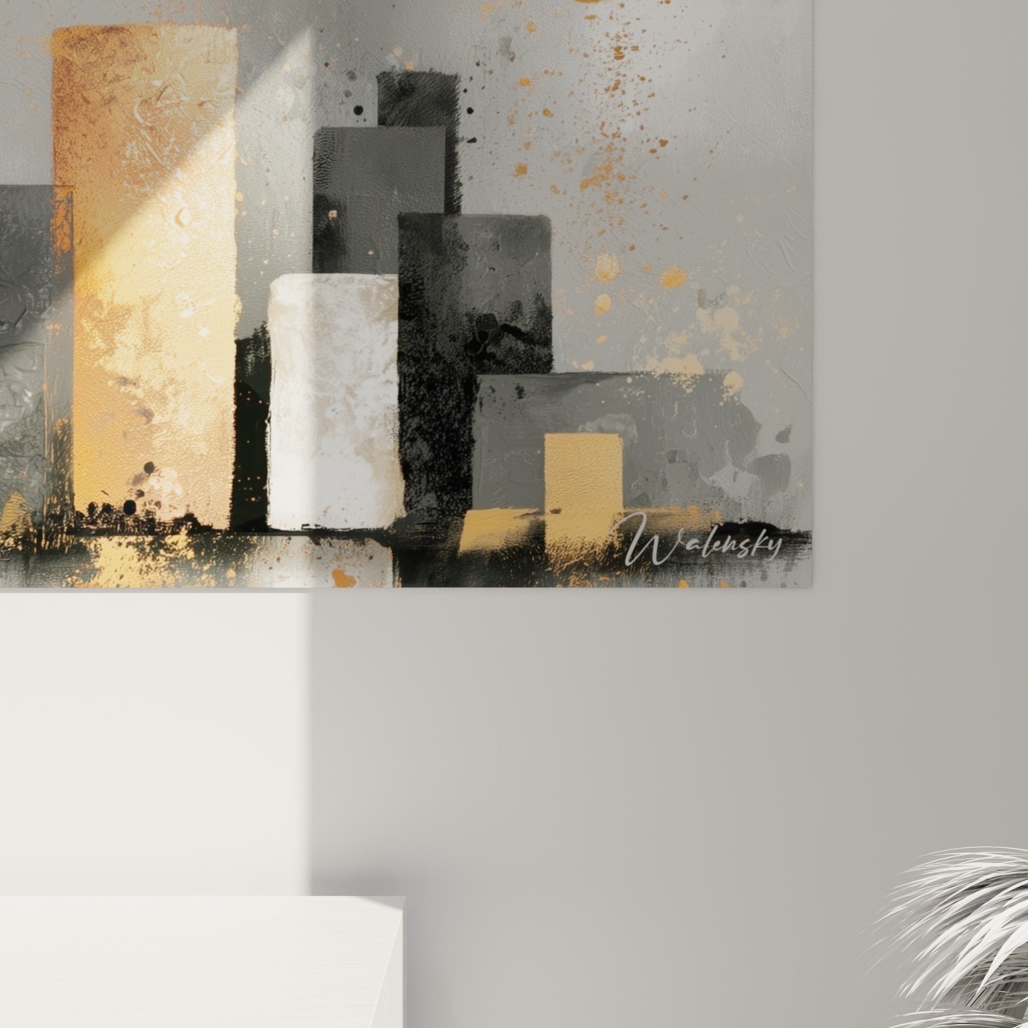 Empâtements dorés et coulures noires se mêlant au gris perle, grain visible de la peinture sur toile