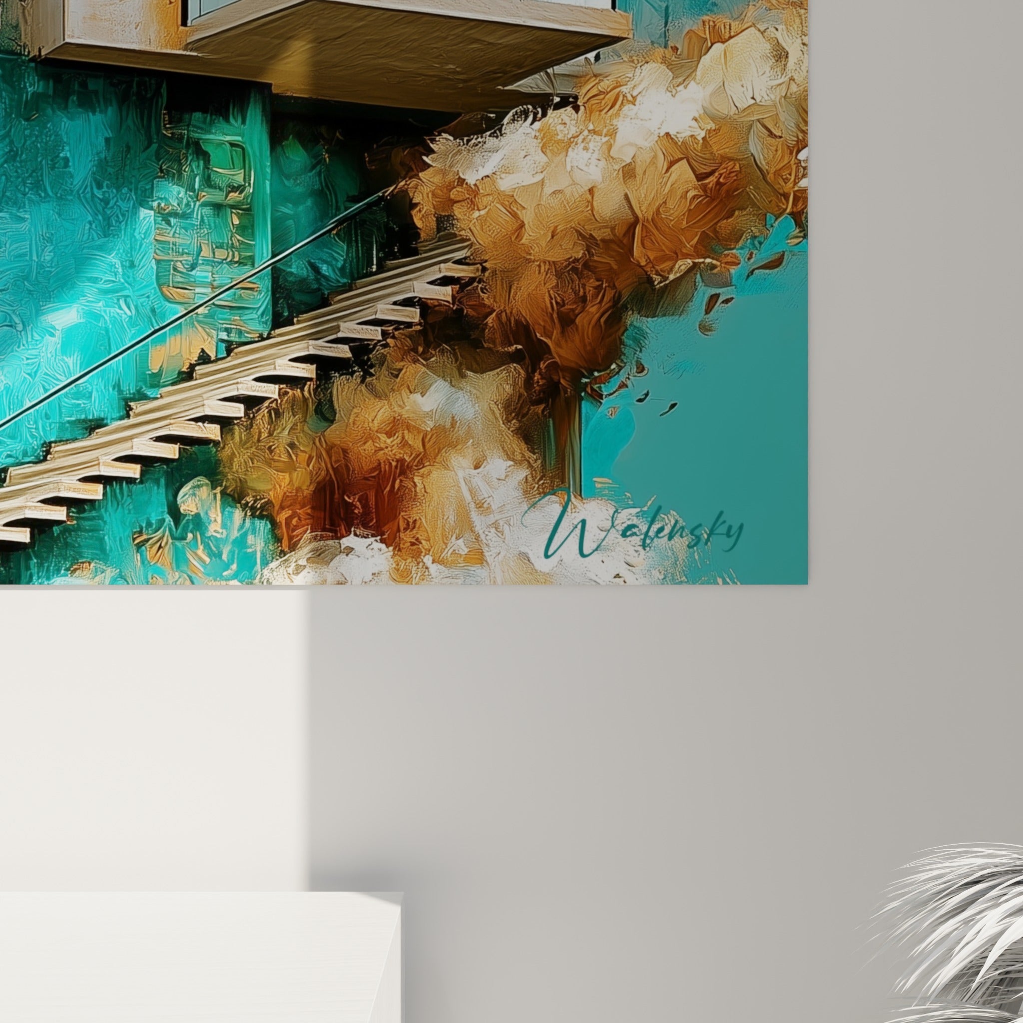 Empâtements cuivrés et coulures turquoise visibles sur la toile de cette architecture abstraite accrochée au mur