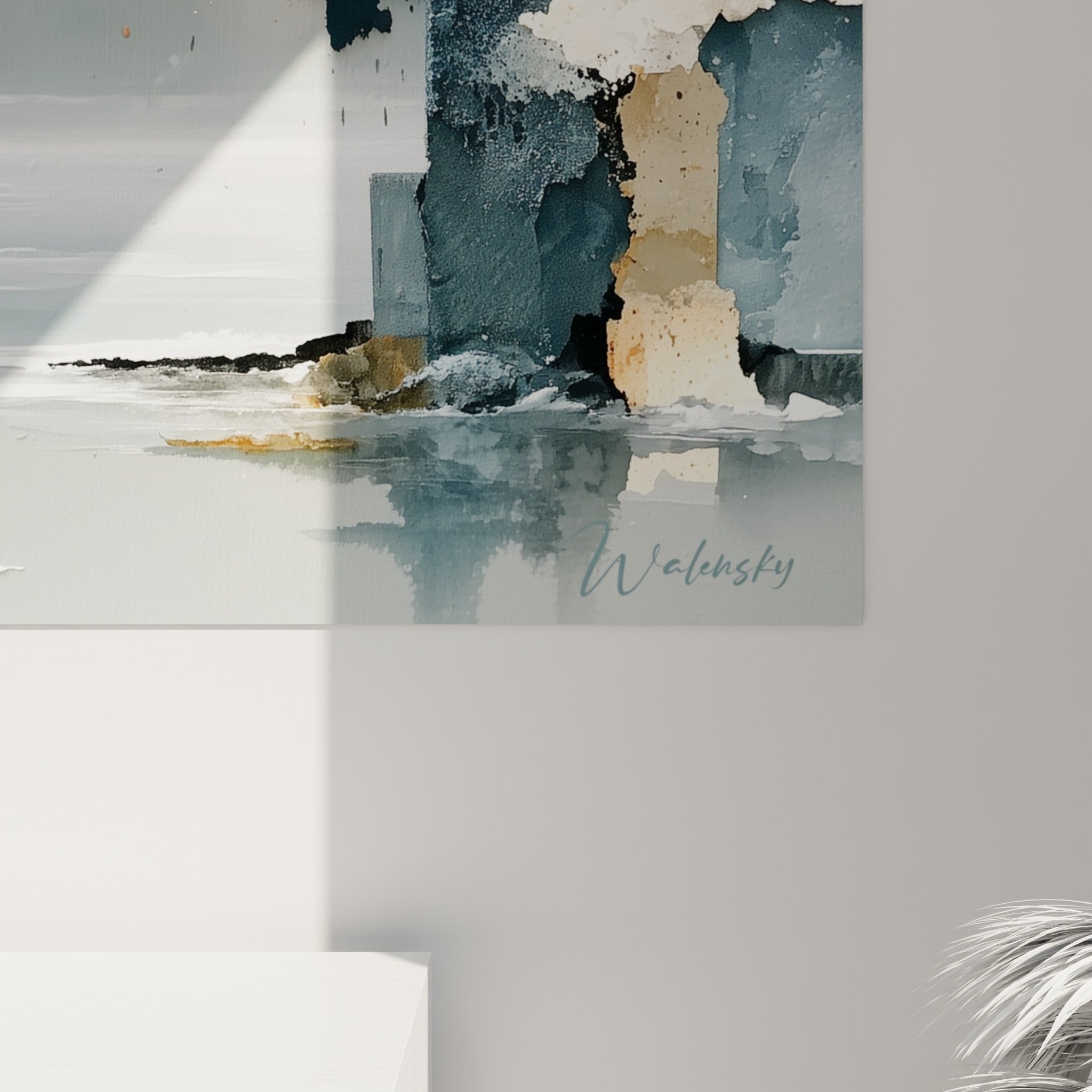 Empâtements granuleux gris anthracite et éclats cuivrés visibles en détail sur la toile texturée