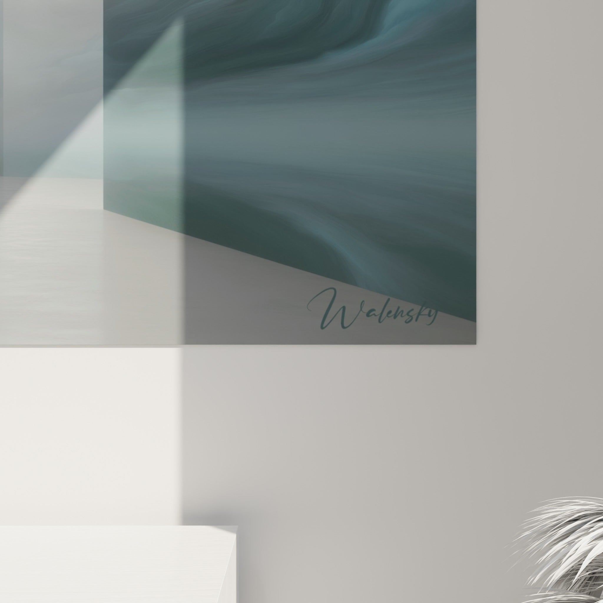 Détail des reflets bleu marine et des nuances anthracite marbrées sur la toile Architecture abstrait accrochée