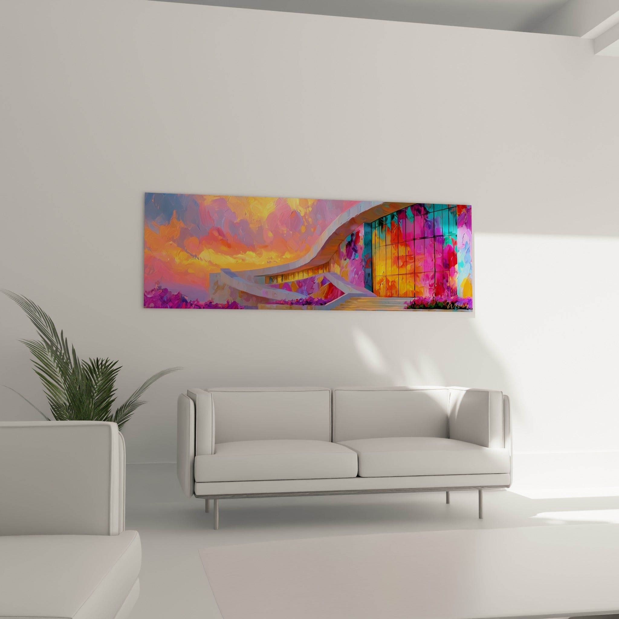 Toiture incurvée et vitres colorées de cette architecture abstraite, au-dessus d'un canapé dans un salon lumineux