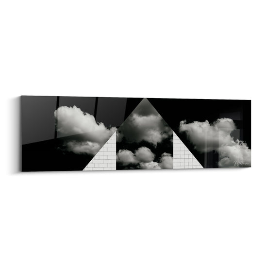 Triangle blanc et nuages noirs se croisent sur ce tableau architecture abstrait panoramique