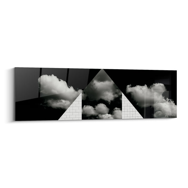 Cuadro Triángulo blanco con nubes negras contrastadas - Tensión del cielo - Edición Arquitectura abstracta