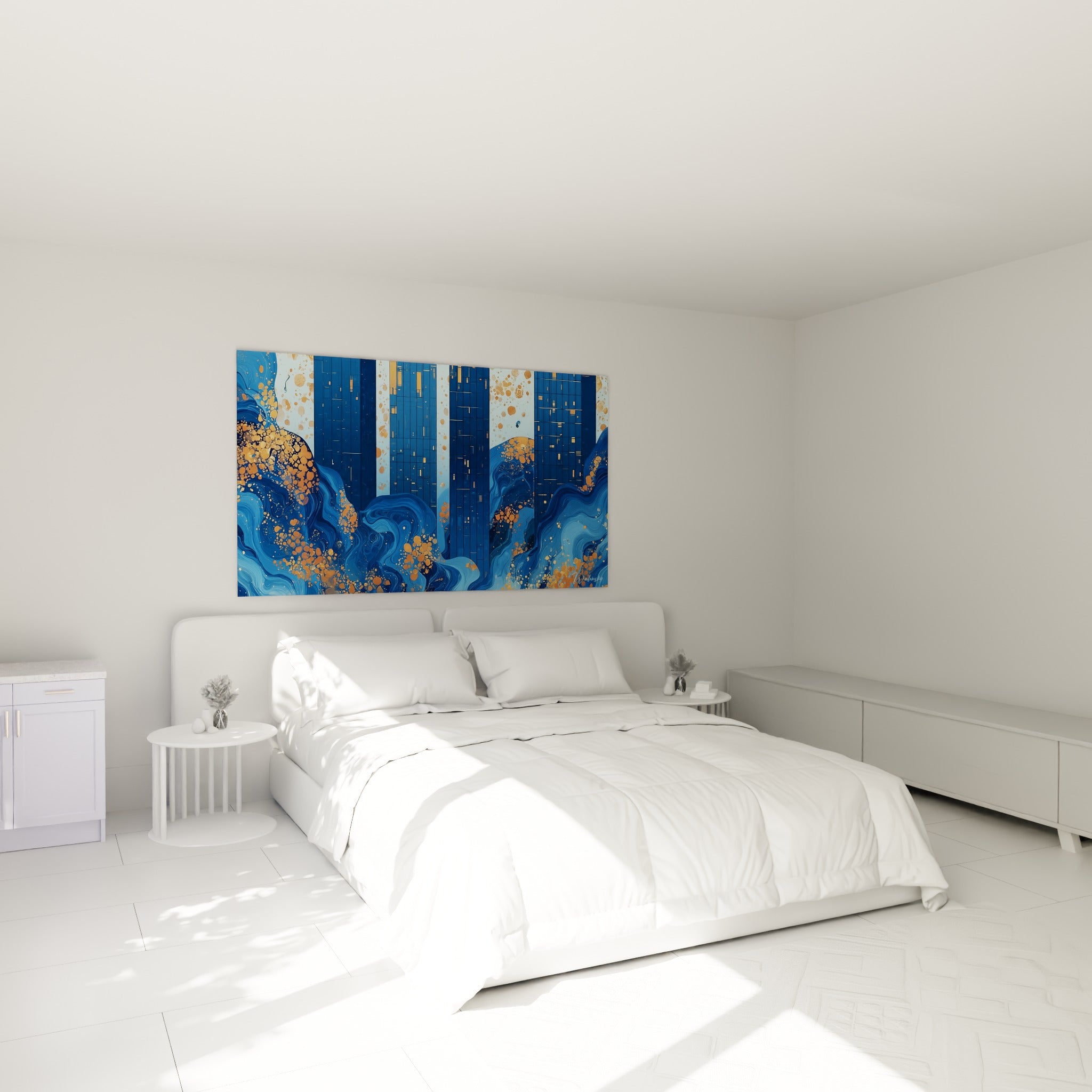 Tours vitrées bleu marine et vague dorée peintes avec finesse, accrochées au-dessus d'un lit dans une chambre claire.