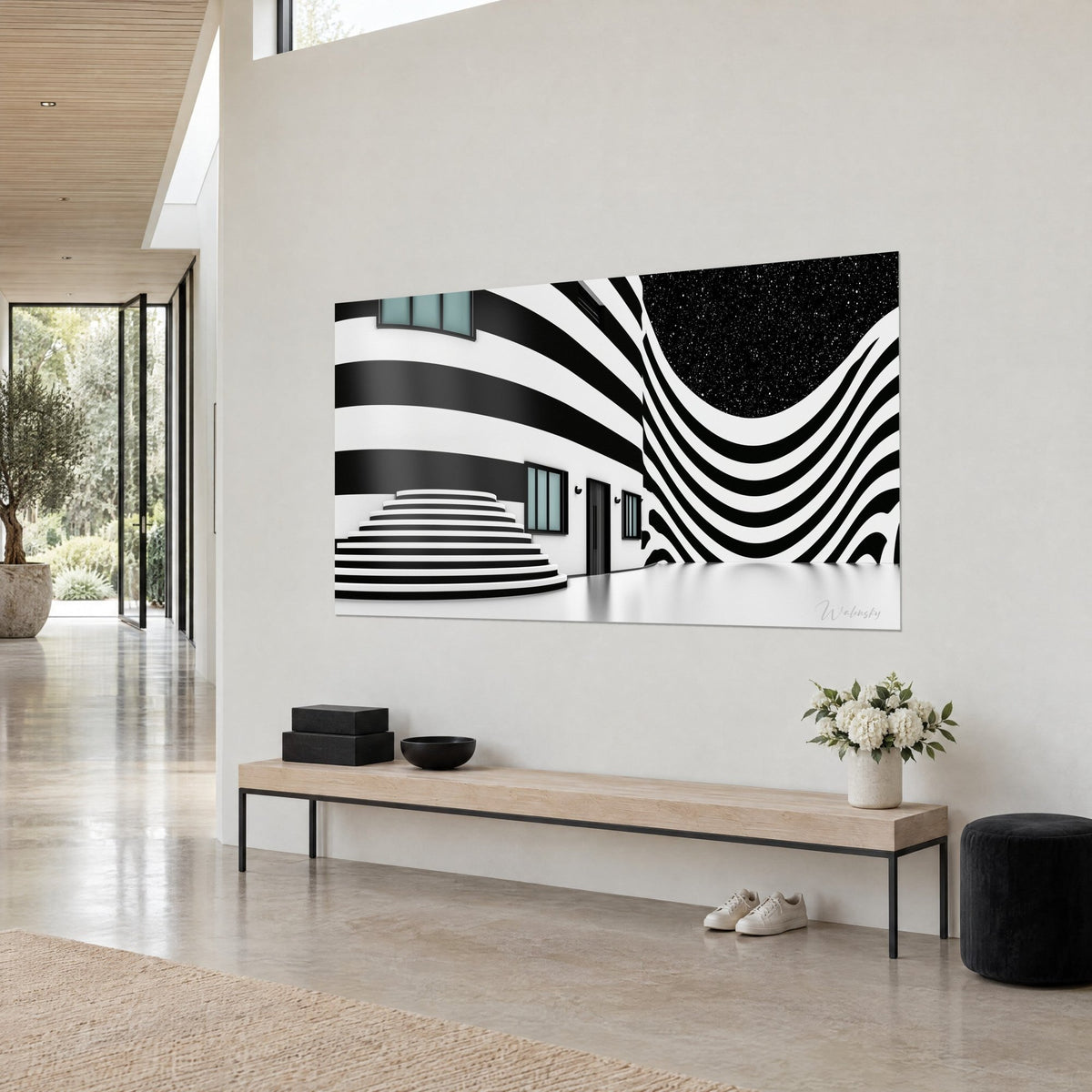 Tableau escalier circulaire à marches rayées noir et blanc, fenêtres vert pâle, vu de trois quarts sur un mur crème près d'un banc en bois