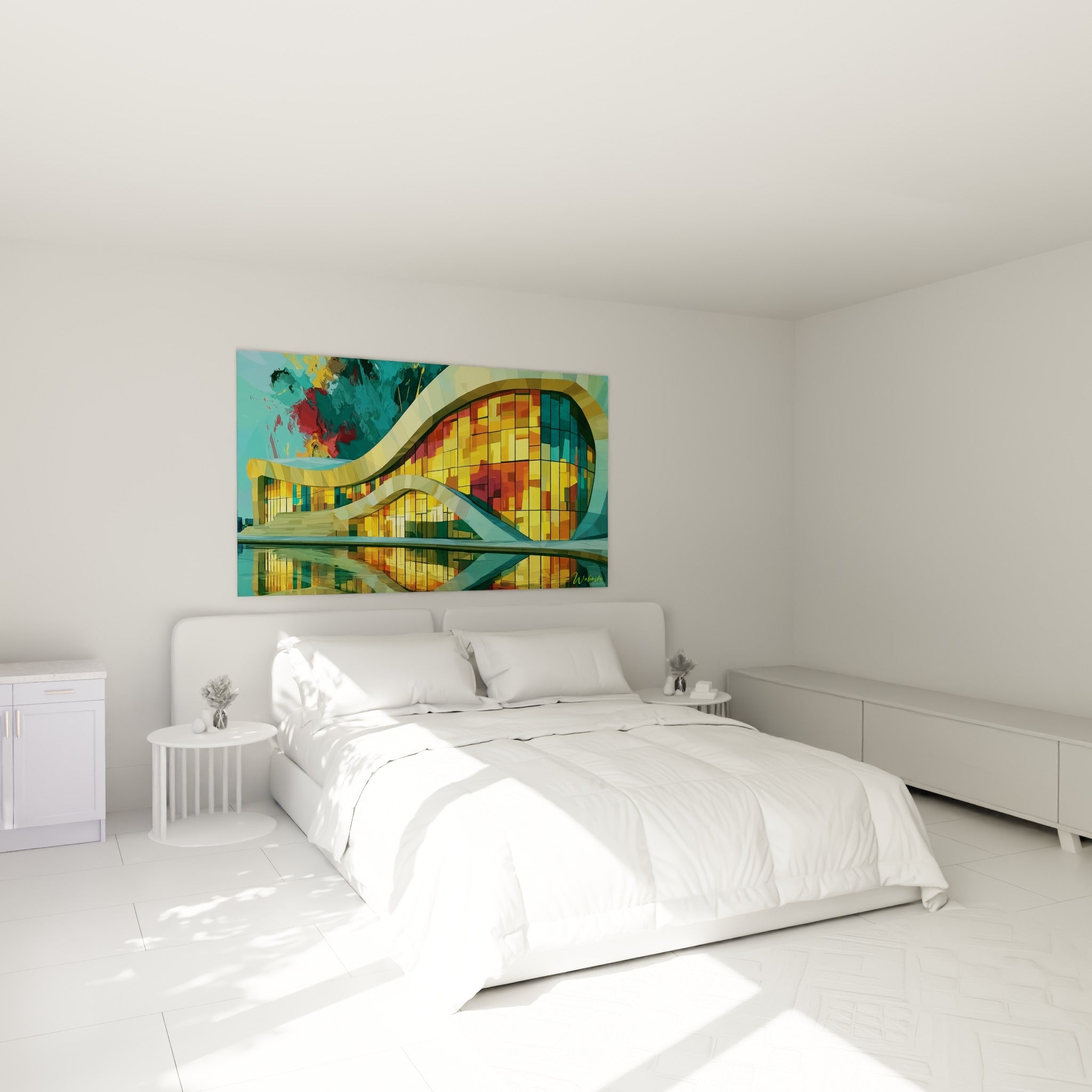Façade dorée aux courbes fluides et vitraux orangés, accrochée au-dessus d'un lit dans une chambre claire