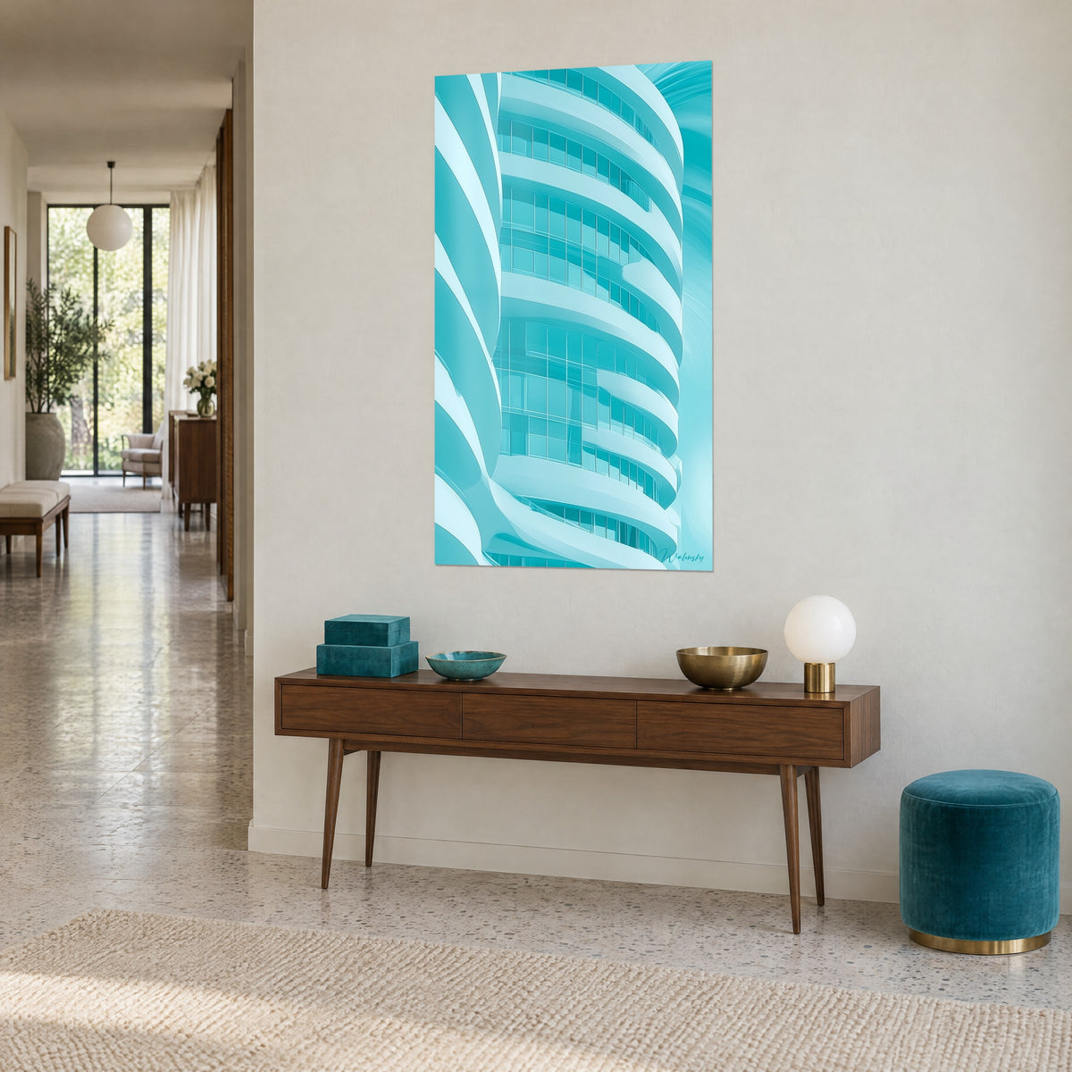 Quadro torre sinuosa dalle terrazze ondulate, acqua e bianco brinato, posato su una parete beige accanto a una consolle in legno