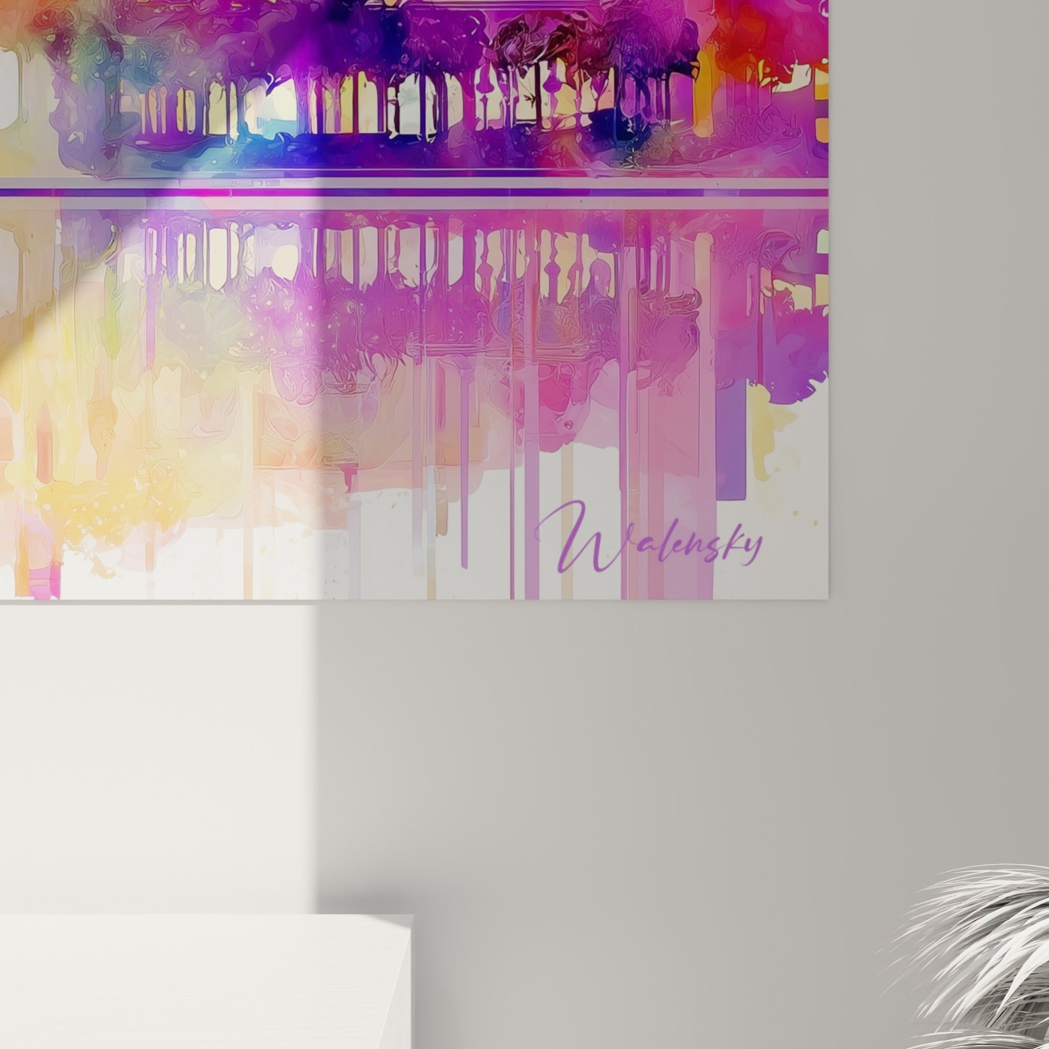 Coulures violettes et dorées visibles sur la toile, grain aquarelle et éclats magenta au plus près de la matière