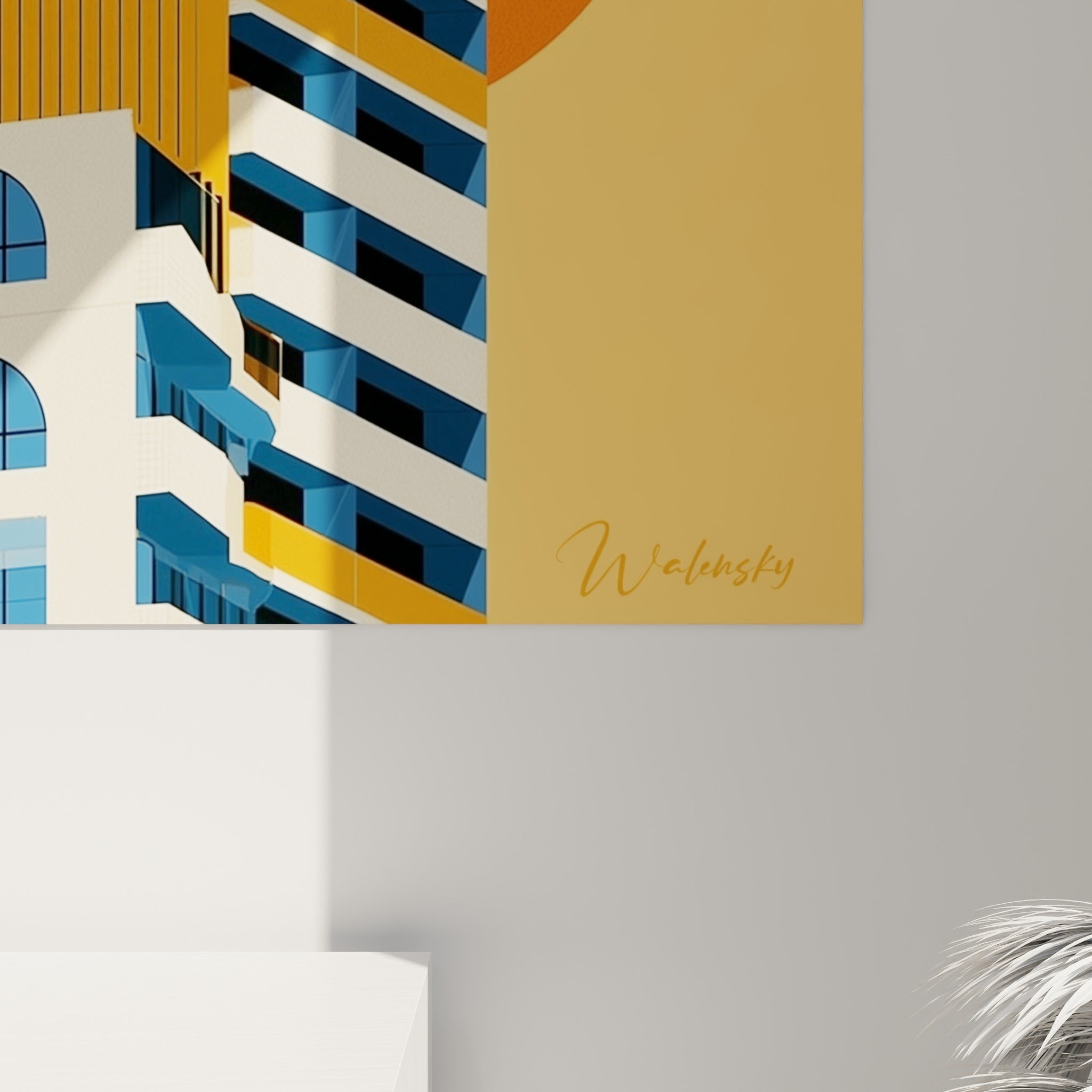 Détail des bandes verticales ocre et bleu marine, grain de l'impression et arêtes nettes des façades