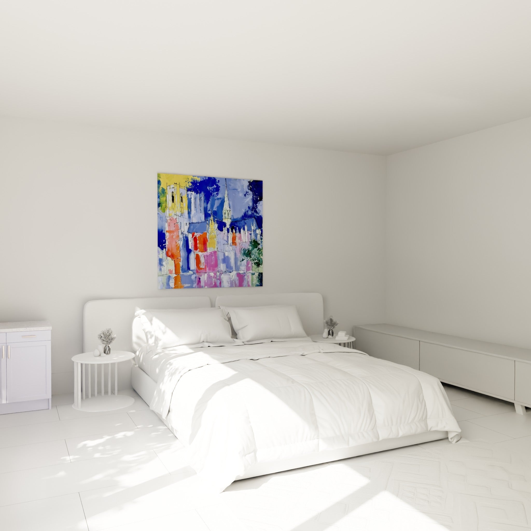 Flèches gothiques bleu marine et roses de cette architecture abstraite, au-dessus d'un lit dans une chambre claire