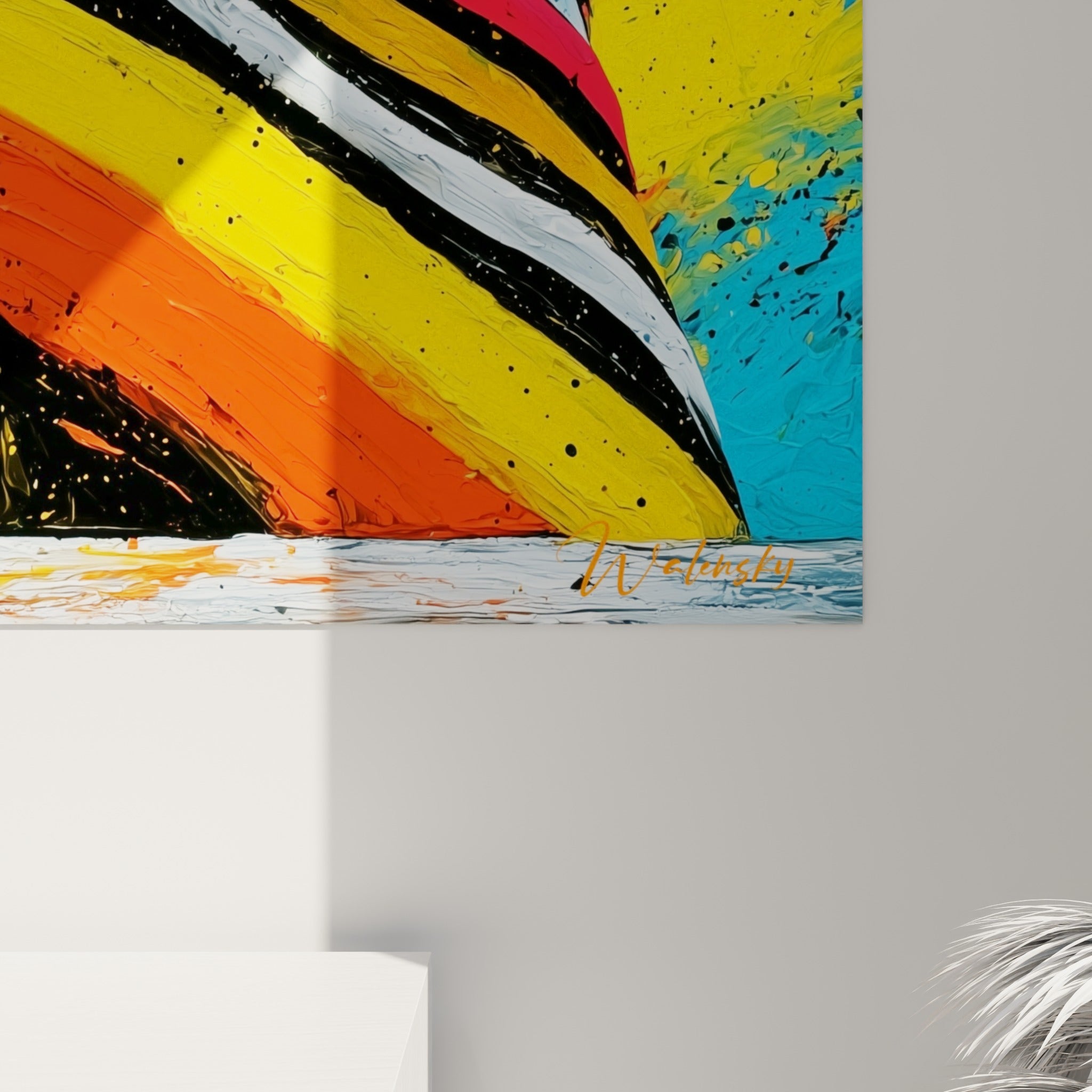 Empâtements épais orange et blanc, grain de matière et coulures noires visibles de près sur la toile