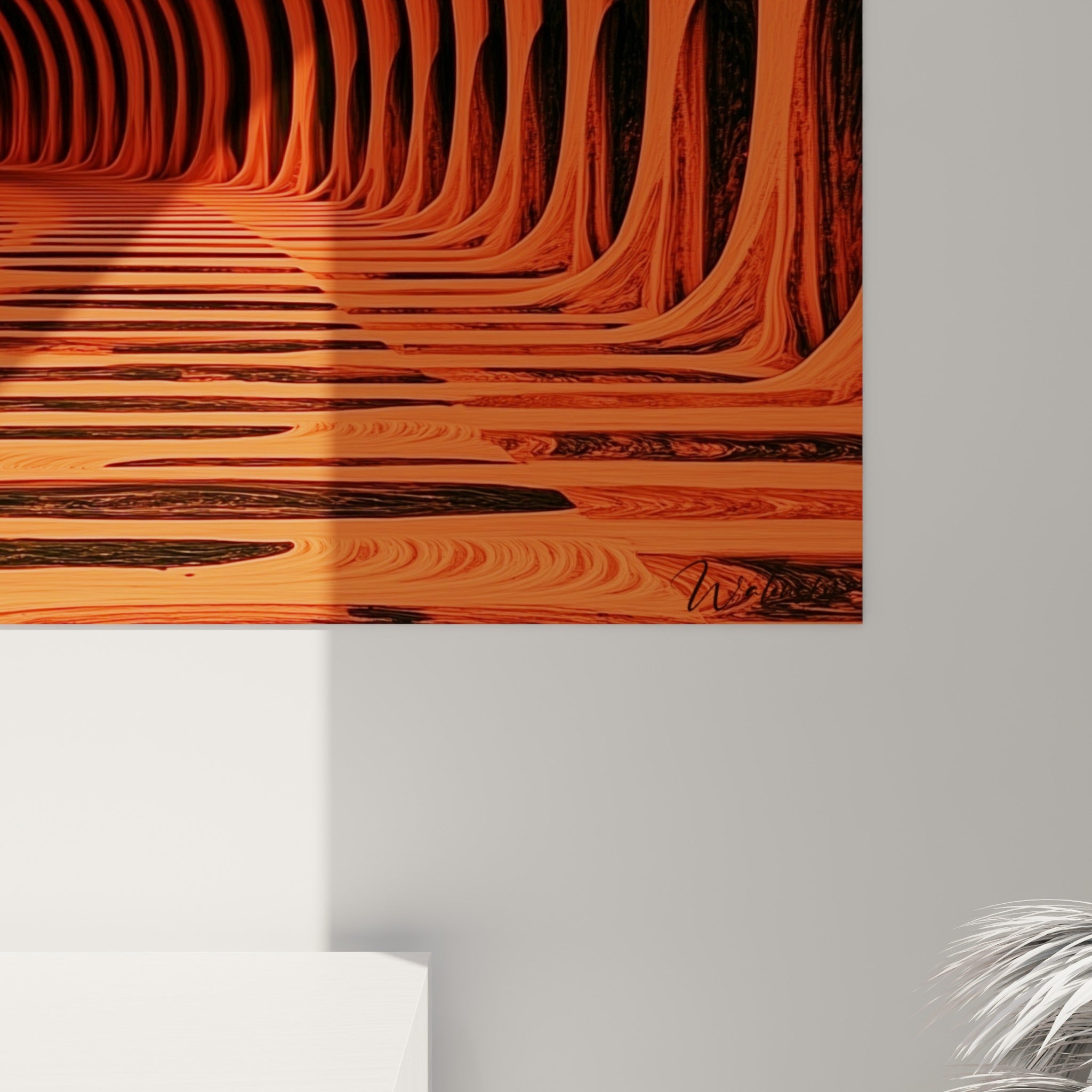 Détail des courbes striées orange et noires, texture fluide et empâtements visibles près du cadre acrylique
