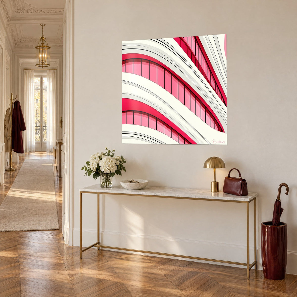 Tableau vague architecturale aux balcons ondulés fuchsia et ivoire, en vue de trois-quarts sur un mur beige, couloir haussmannien