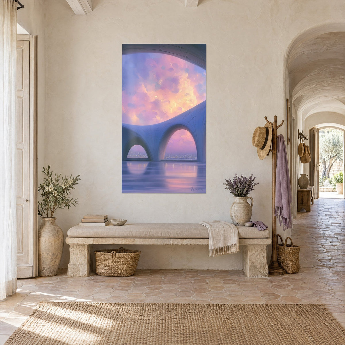 Schilderij blauw-violette stenen gewelven die uitkomen op een perzik- en lila hemel, stadslichten in de verte, gang van een Provençaals landhuis