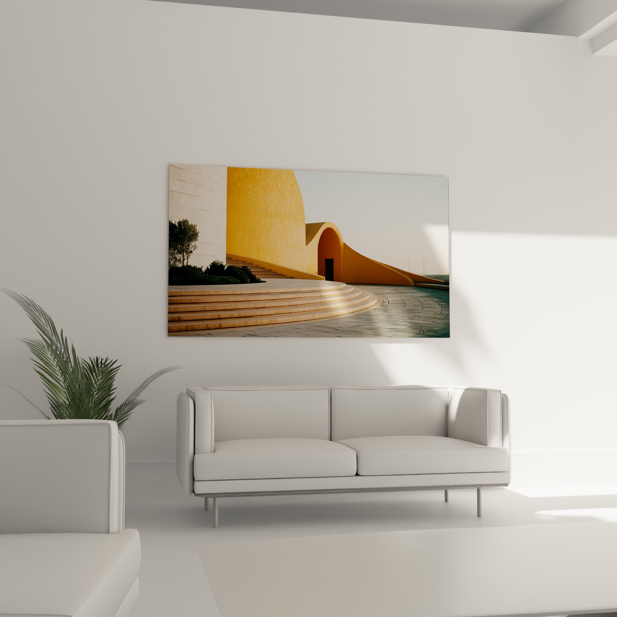 Structure jaune ocre et escalier minéral beige, accrochée au-dessus d'un canapé dans un salon lumineux