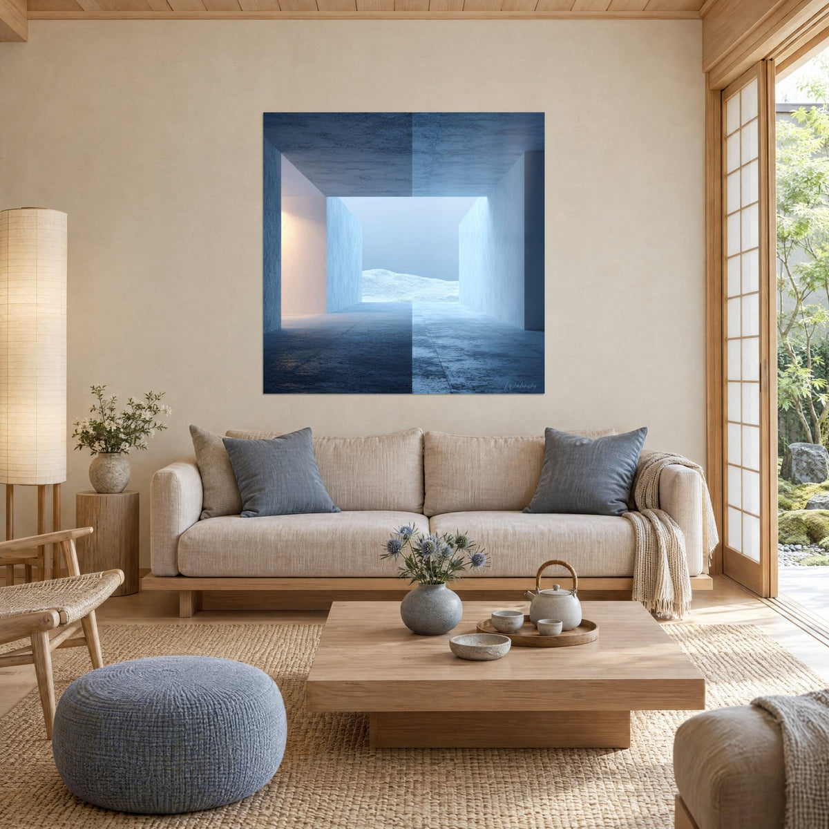 Tableau couloir de béton ouvert sur un désert de neige, murs bleu glacier et ocre doré, au-dessus d'un canapé dans un salon lumineux
