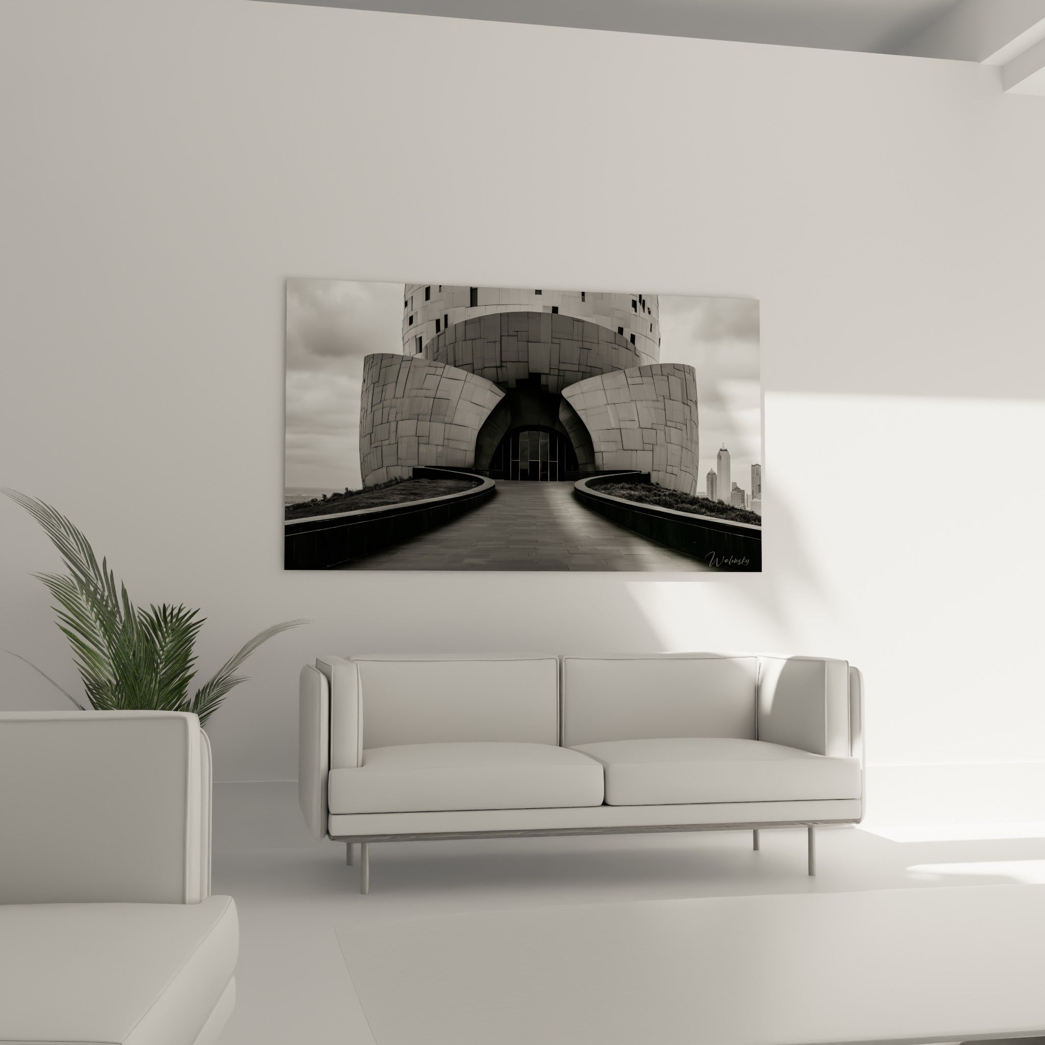 Monument architectural noir et blanc au-dessus d'un canapé dans un salon lumineux