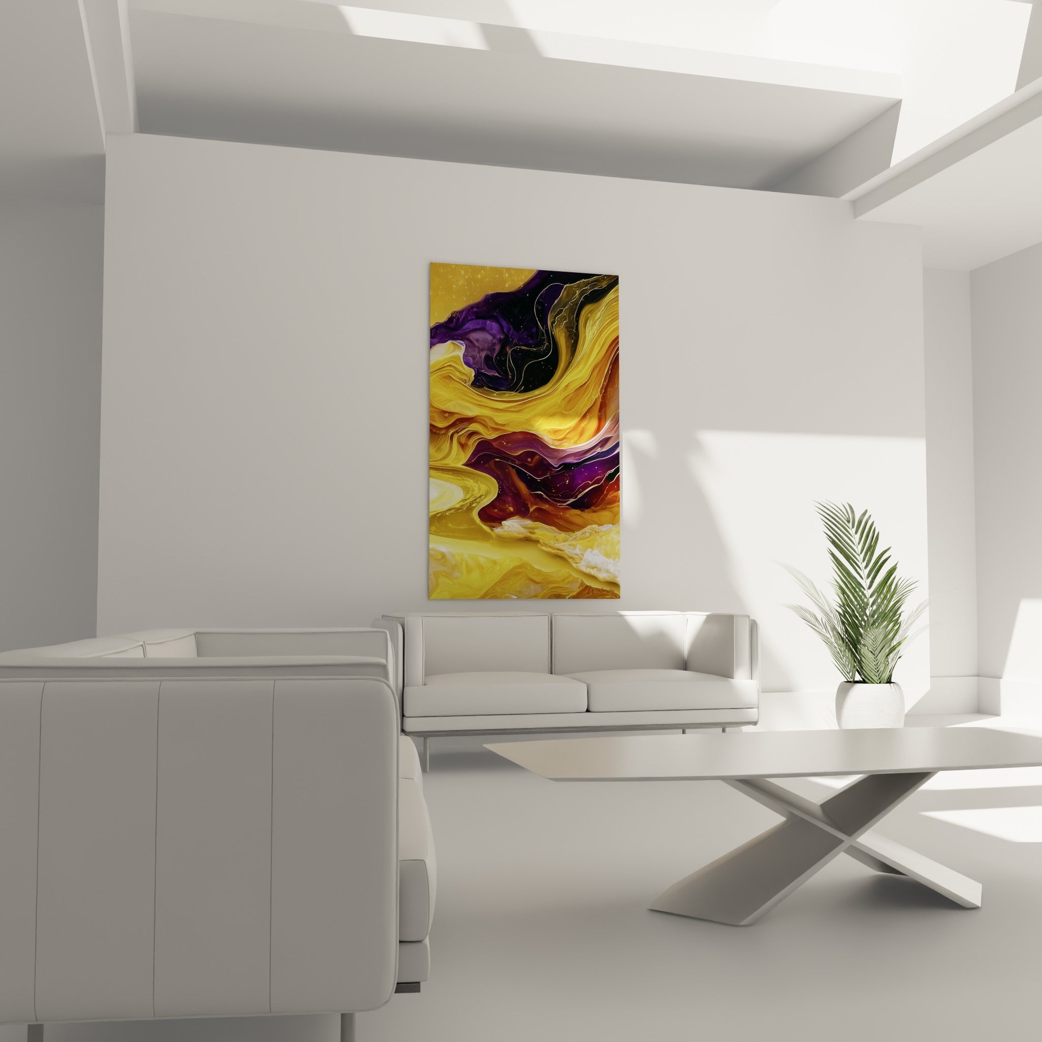 Marbrures bordeaux et dorées entrelacées, tableau artistique abstrait au-dessus d'un canapé dans un salon lumineux