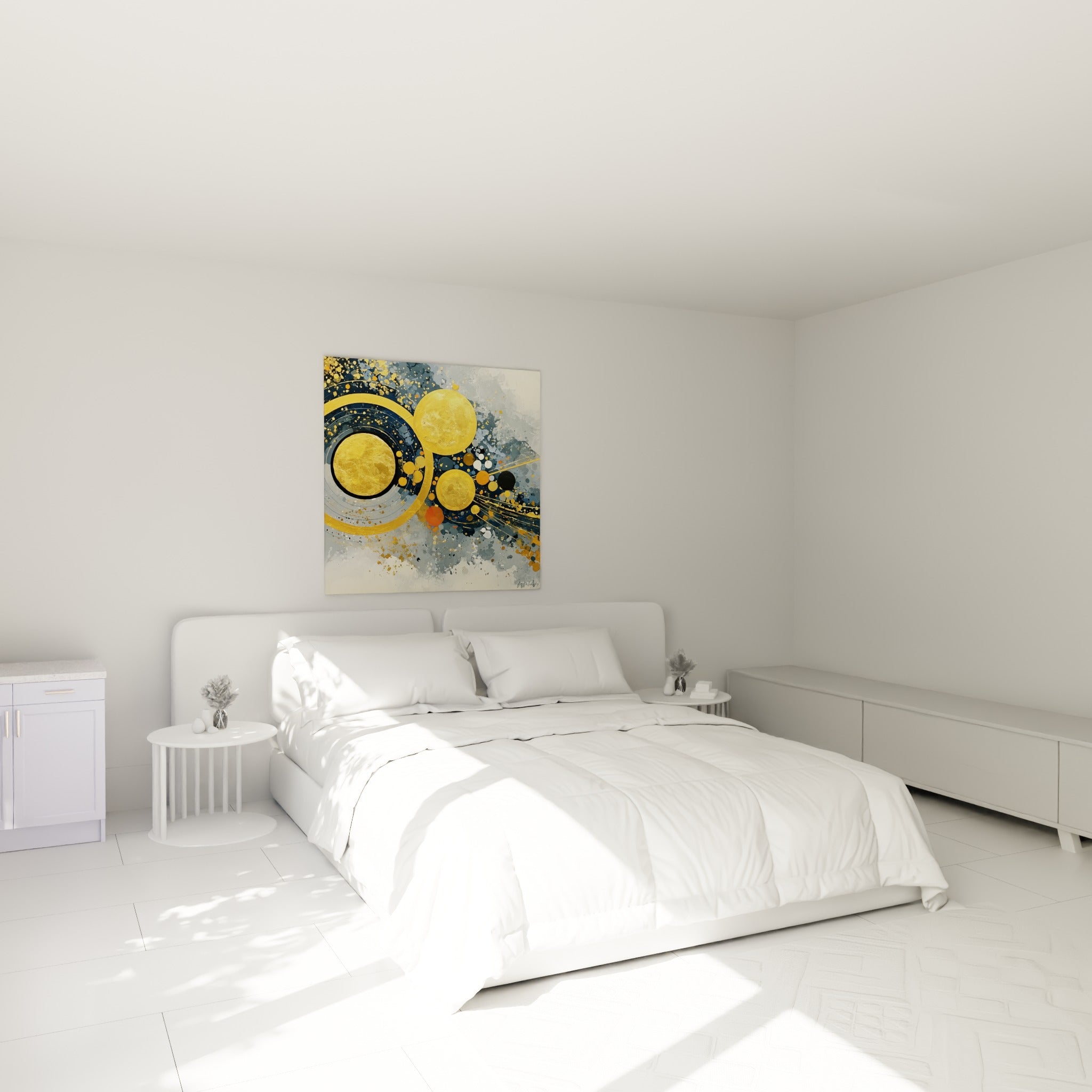 Cercles dorés et bleu marine composant un tableau abstrait cosmique, au-dessus d'un lit dans une chambre claire