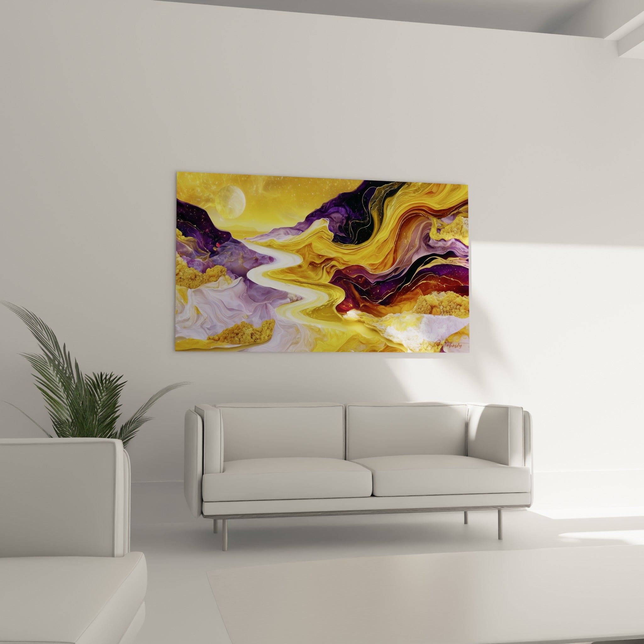 Coulées dorées et violettes en mouvement organique, au-dessus d'un canapé dans un salon lumineux