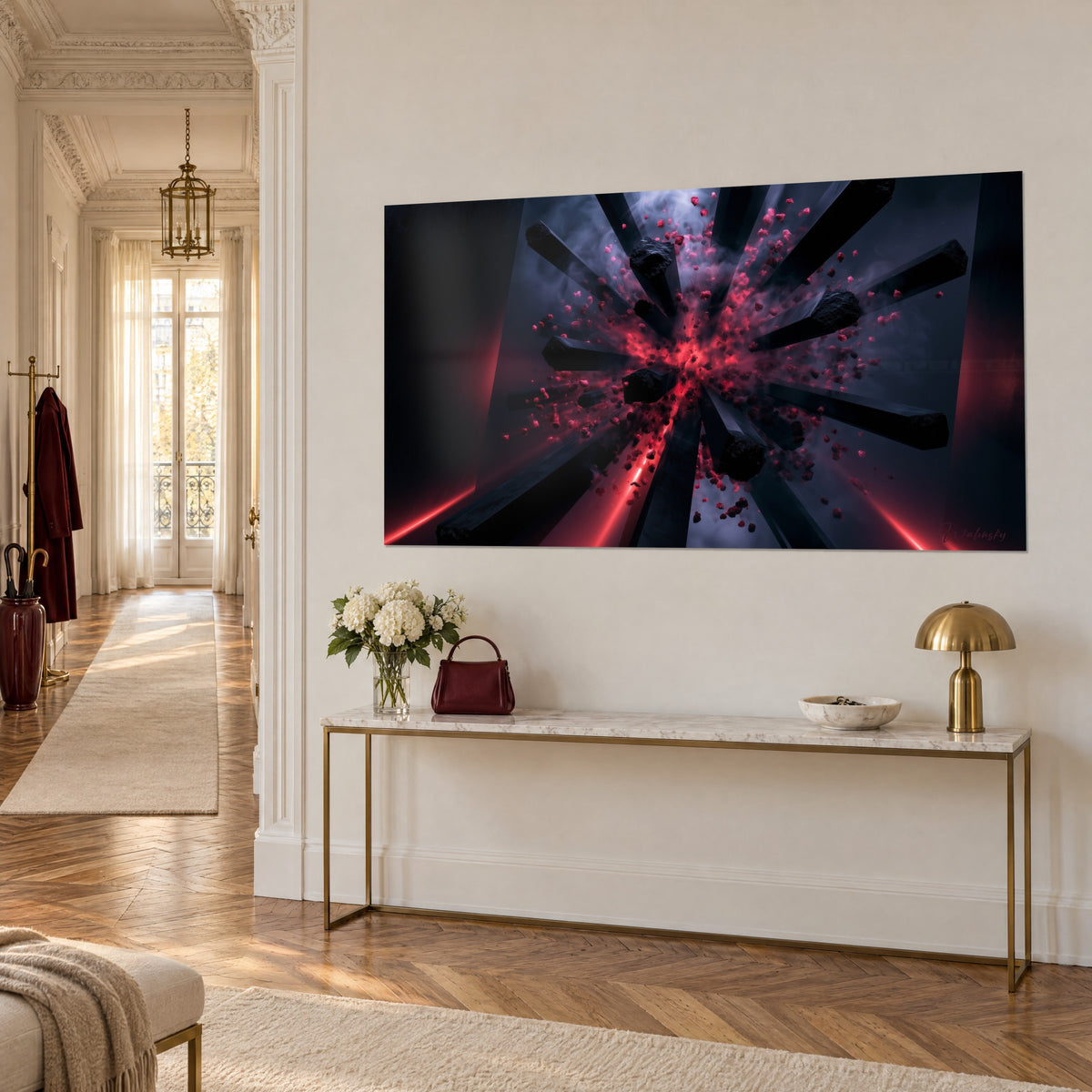 Tableau explosion suspendue aux éclats carmin et aux poutres charbon, vue de trois-quarts sur une console dorée haussmannienne