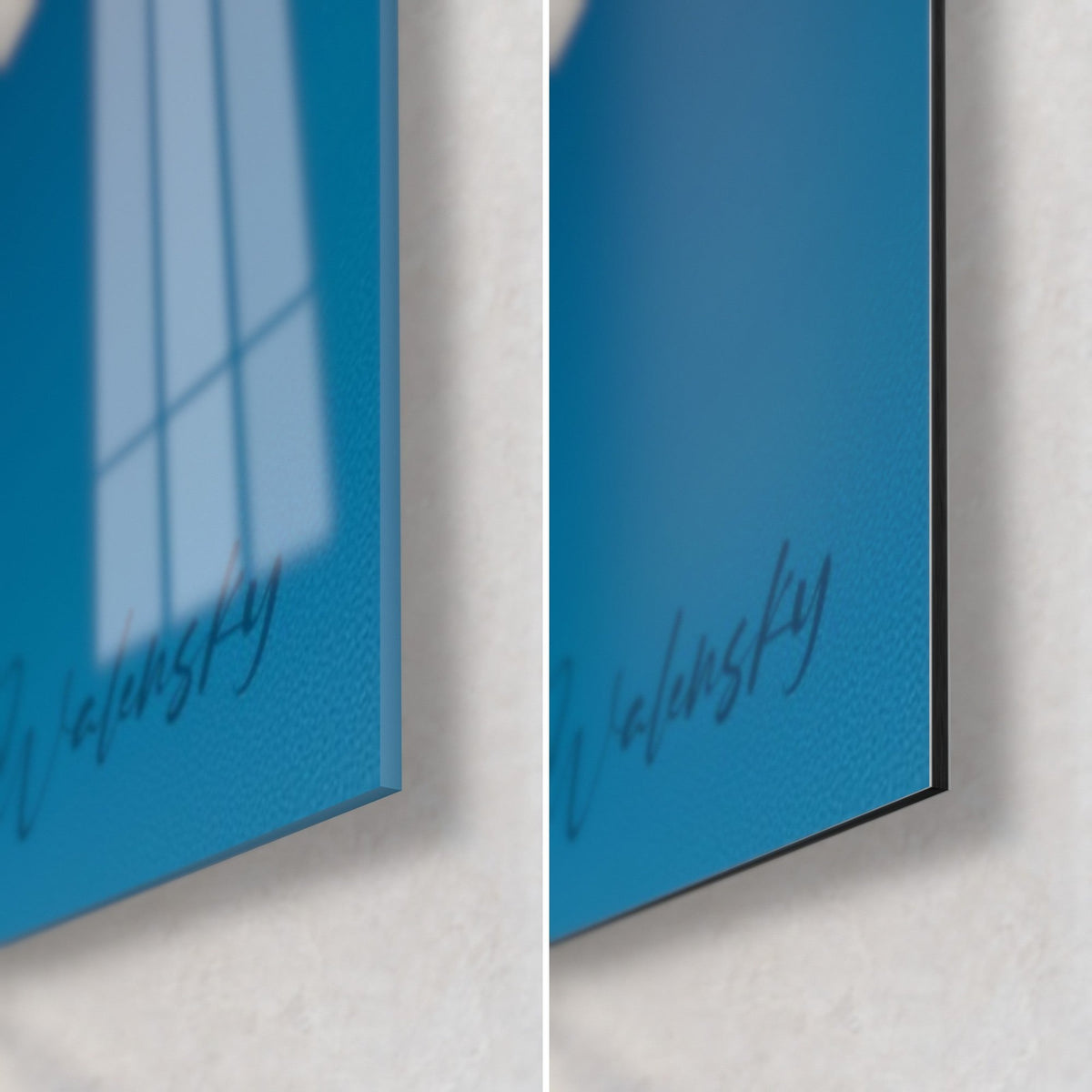 Tableau drapés abstraits bleu canard et blanc cassé, coin bas droit : verre brillant et Dibond mat, tranche de 3 mm