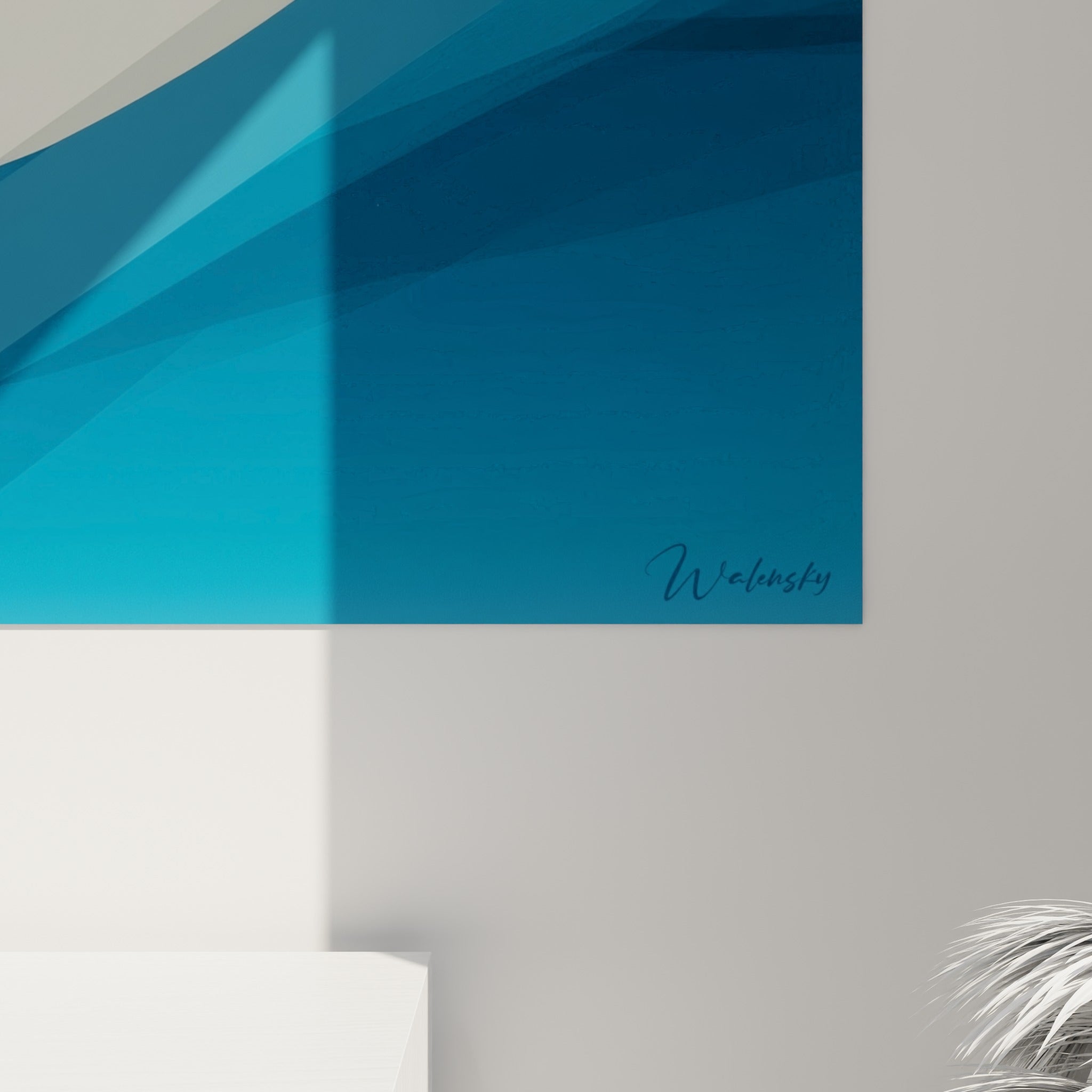 Détail des plis bleu marine et blanc cassé du tableau artistique abstrait révélant le grain et la matière de l'impression