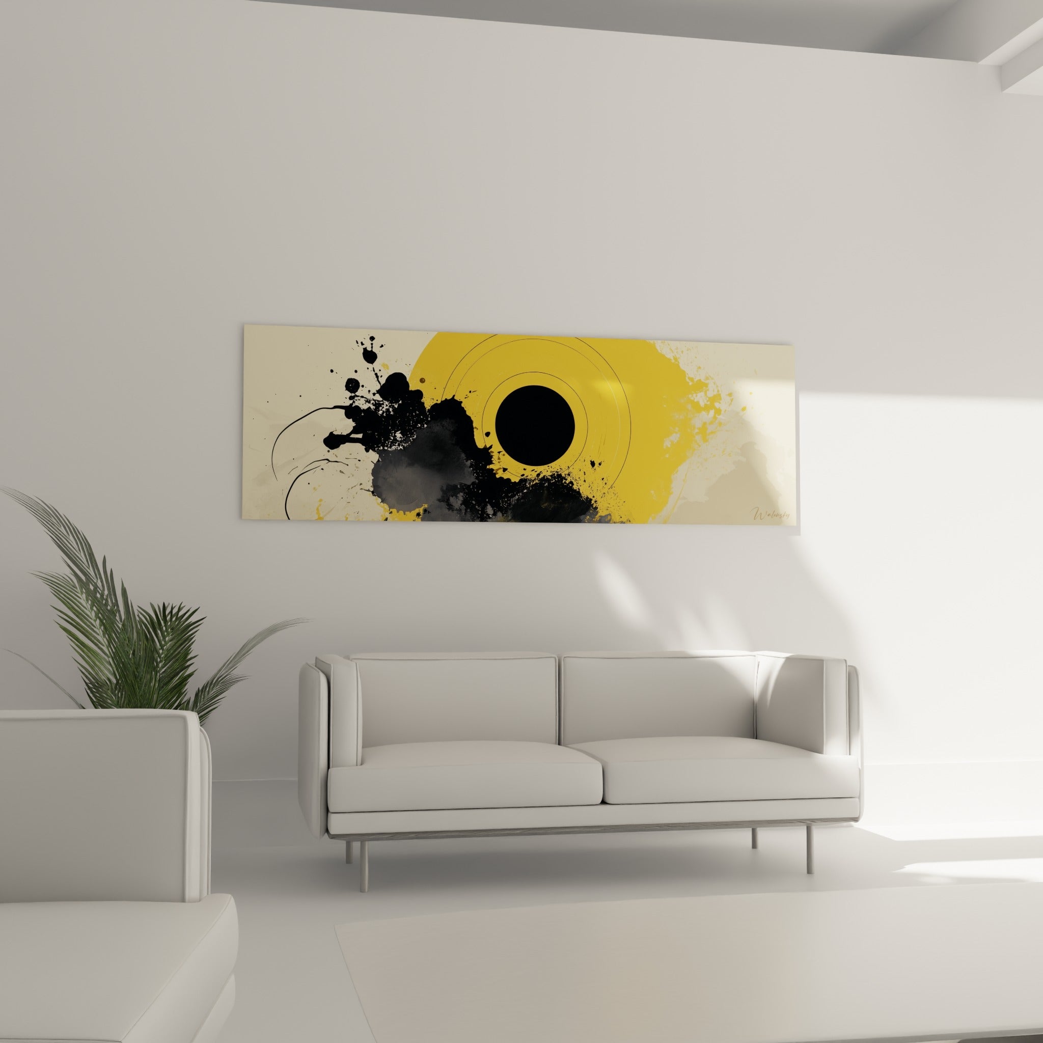 Motif circulaire noir et jaune moutarde aux projections d'encre, au-dessus d'un canapé dans un salon lumineux