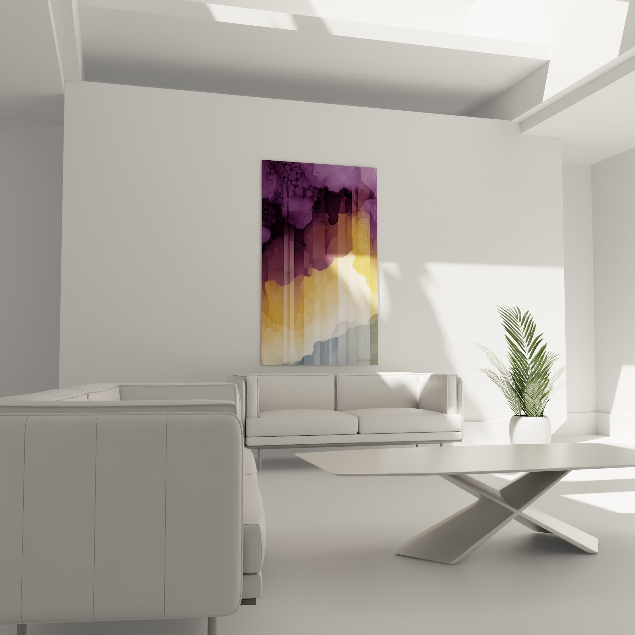 Composition abstraite aux tons violets, dorés et bleu gris au-dessus d'un canapé dans un salon lumineux