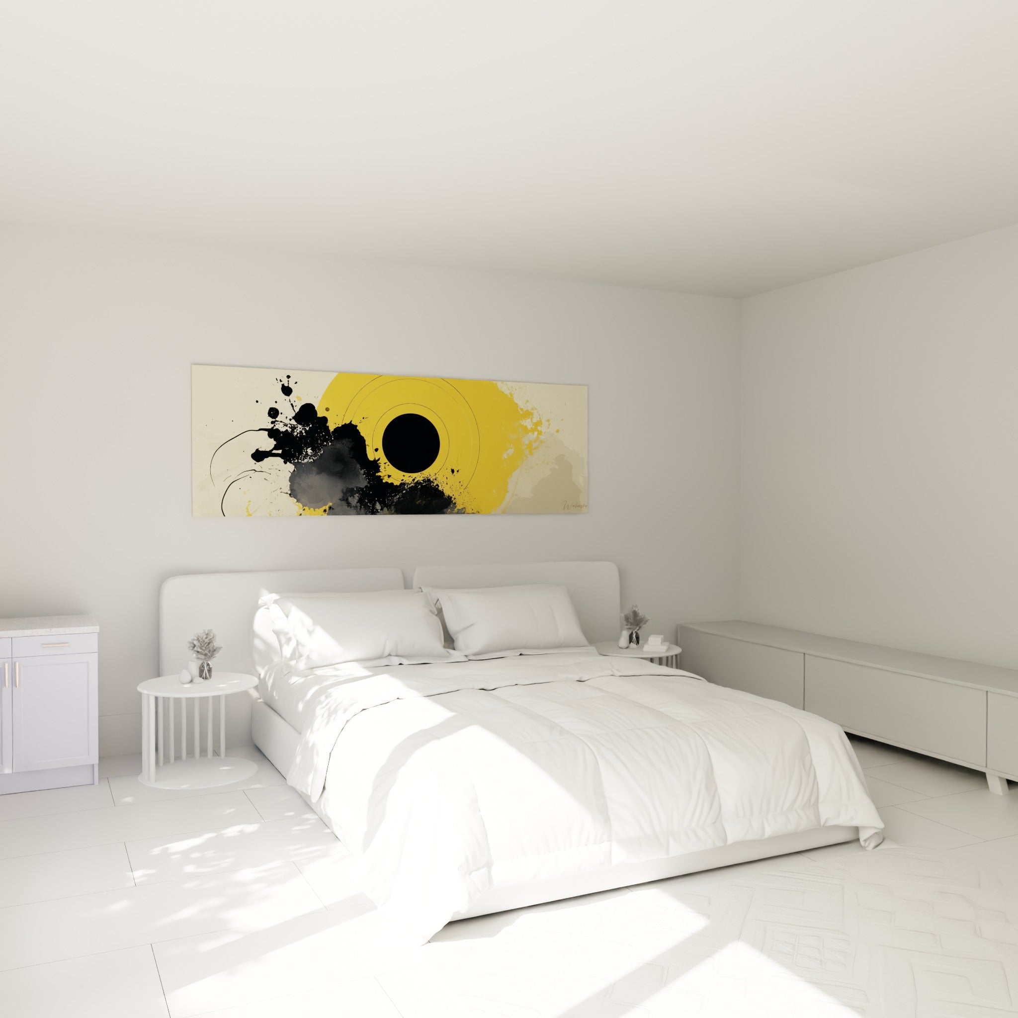Disque anthracite entouré de jaune moutarde éclaboussé, accroché au-dessus d'un lit dans une chambre claire