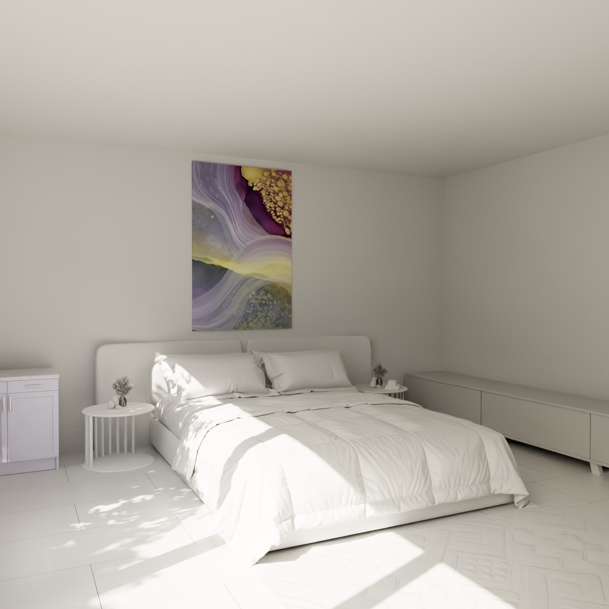 Vagues mauves et dorées de ce tableau abstrait accrochées au-dessus d'un lit dans une chambre claire
